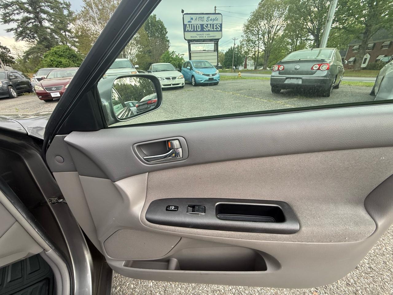 Toyota Camry LE 4D Sedan 2006