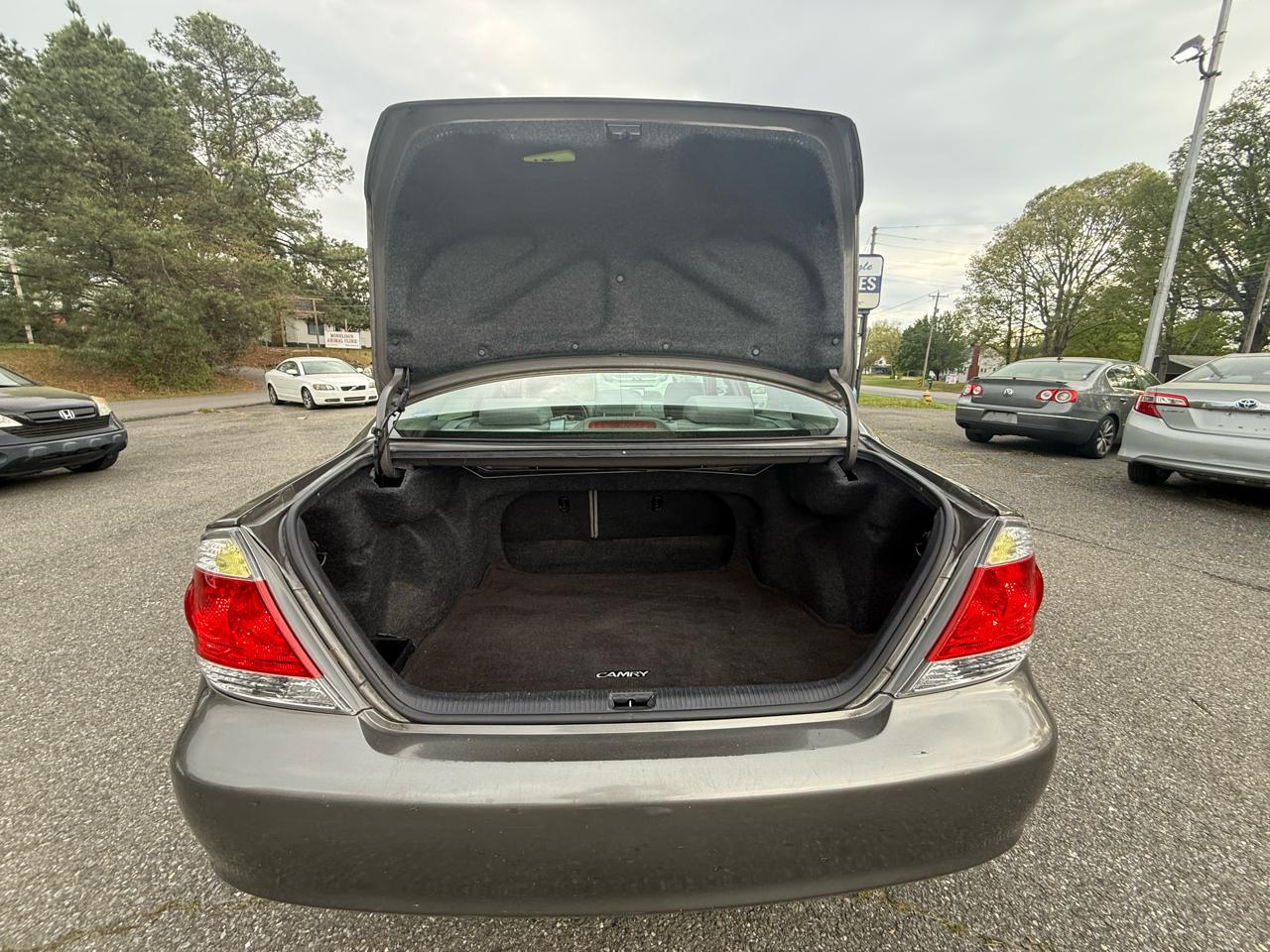 Toyota Camry LE 4D Sedan 2006