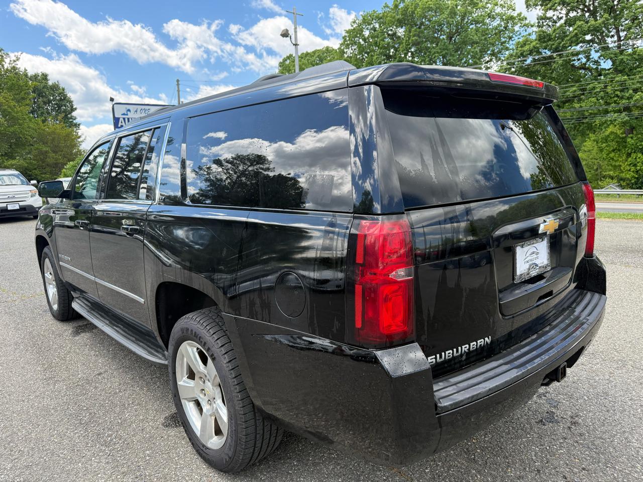 Chevrolet Suburban LT 4WD 2016