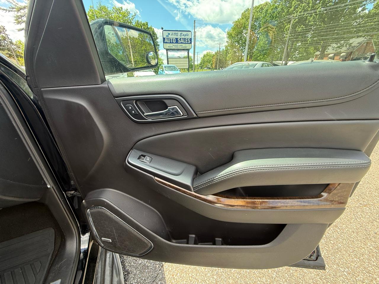 Chevrolet Suburban LT 4WD 2016