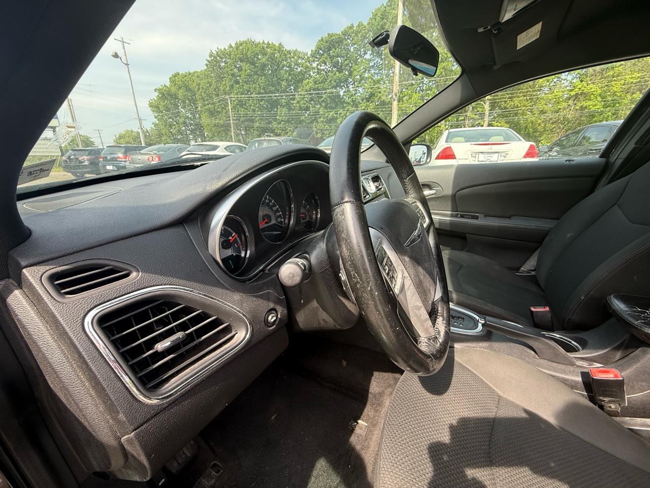 Chrysler 200 Touring 2012