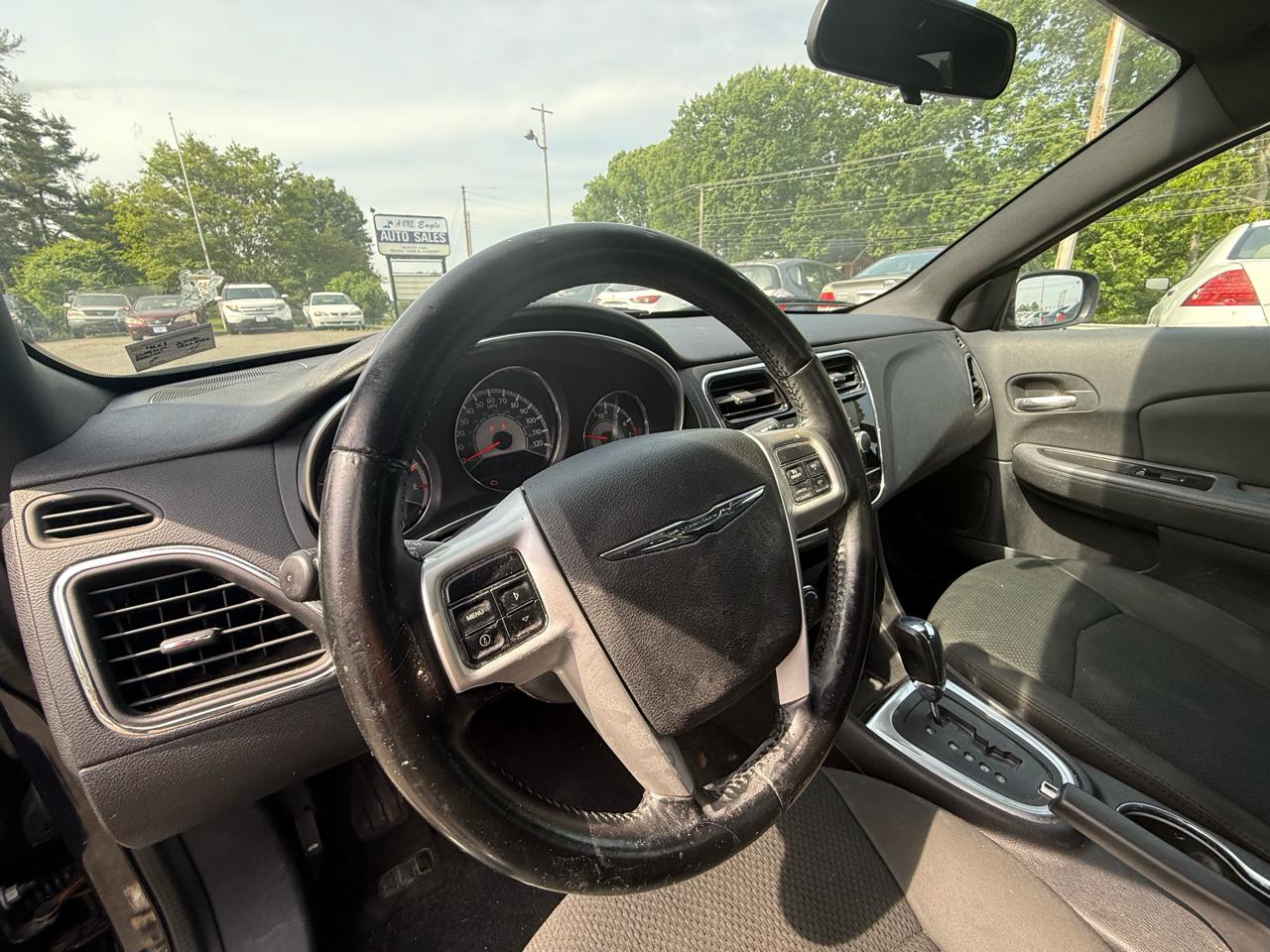 Chrysler 200 Touring 2012