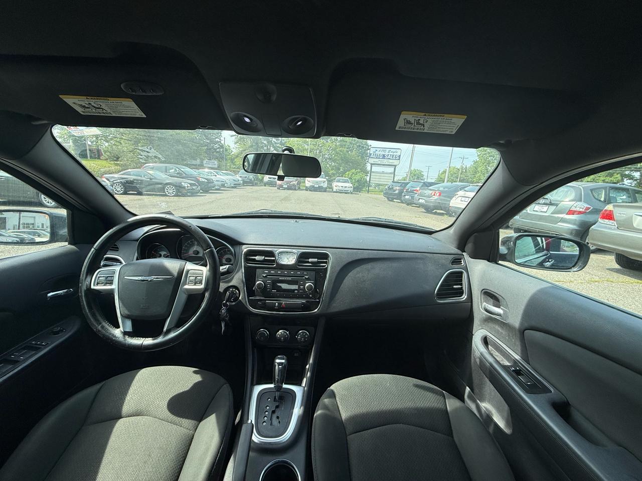 Chrysler 200 Touring 2012