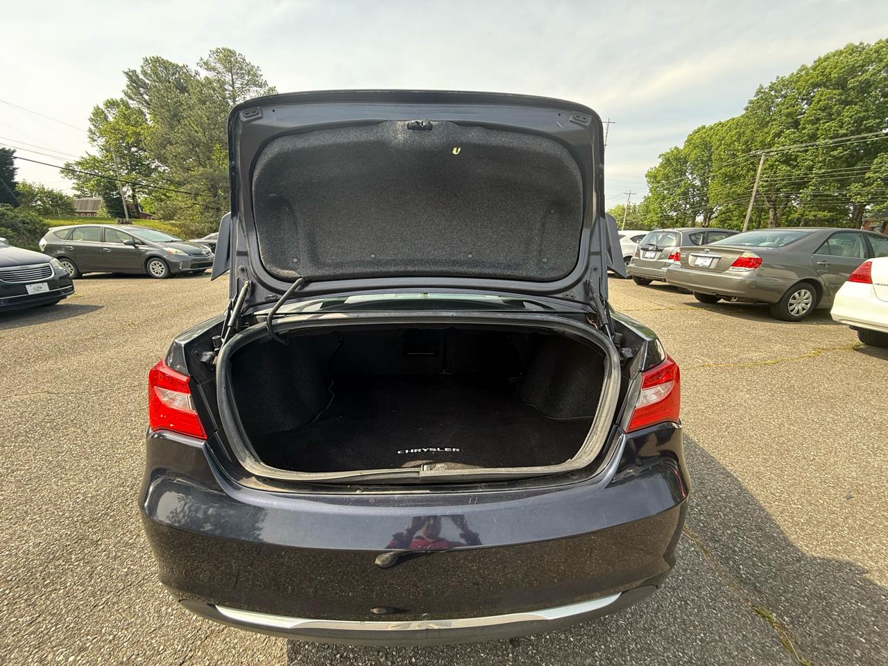 Chrysler 200 Touring 2012