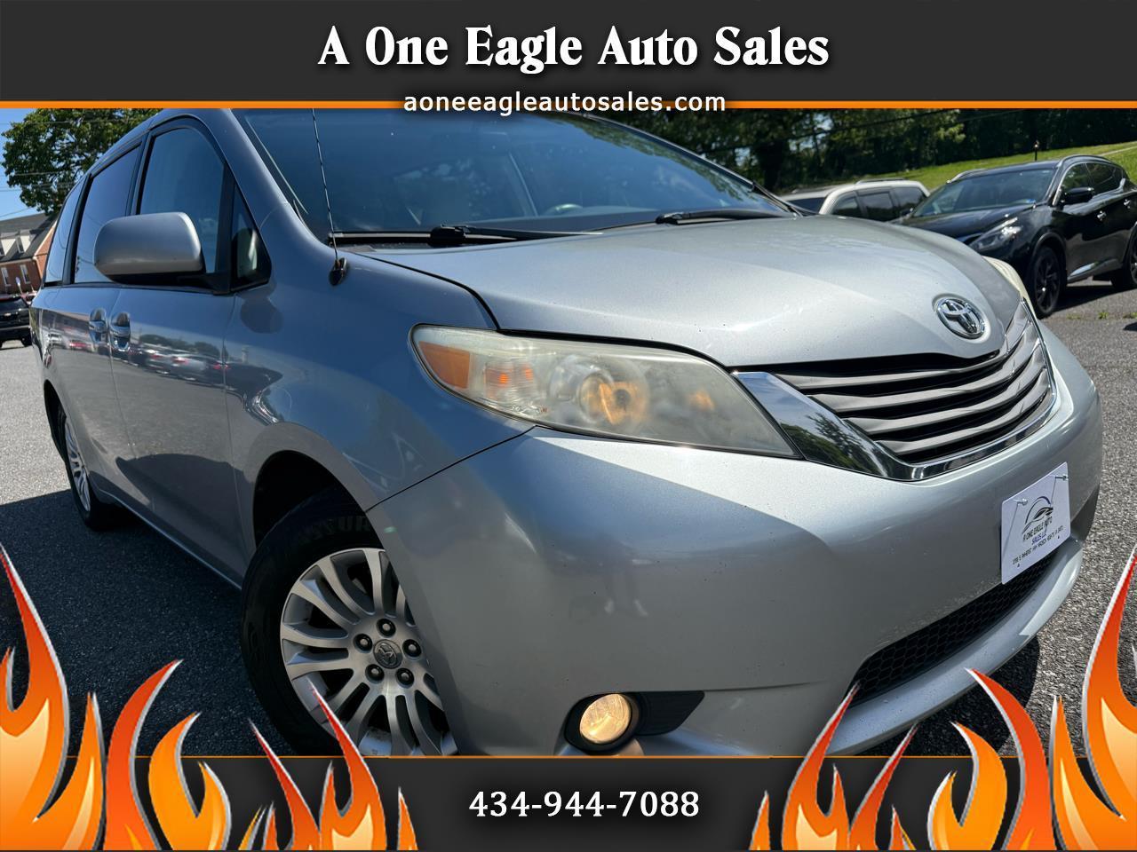 Toyota Sienna 5dr 8-Pass Van V6 XLE FWD (Natl) 2011