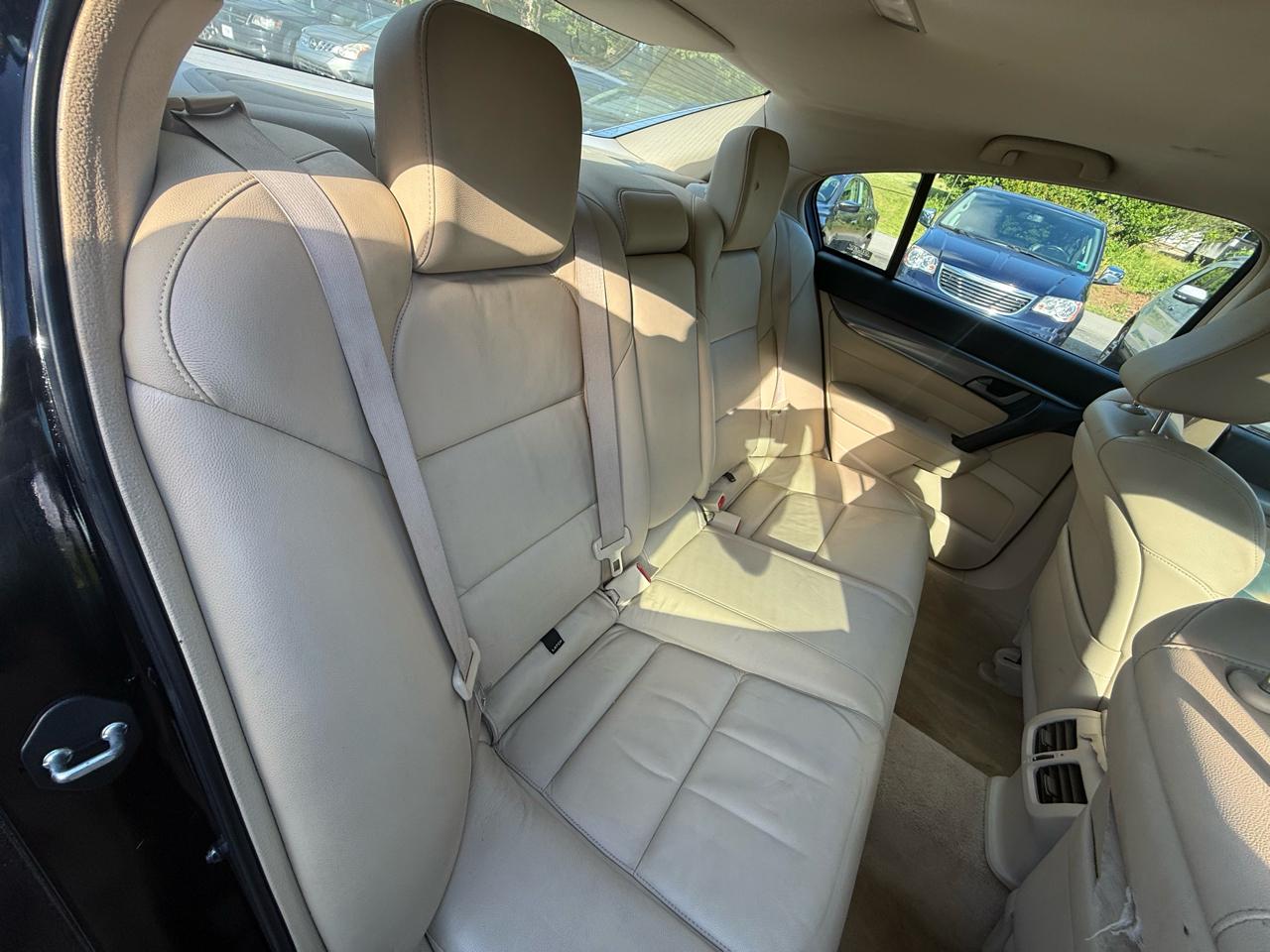 Acura TL 5-Speed AT 2009