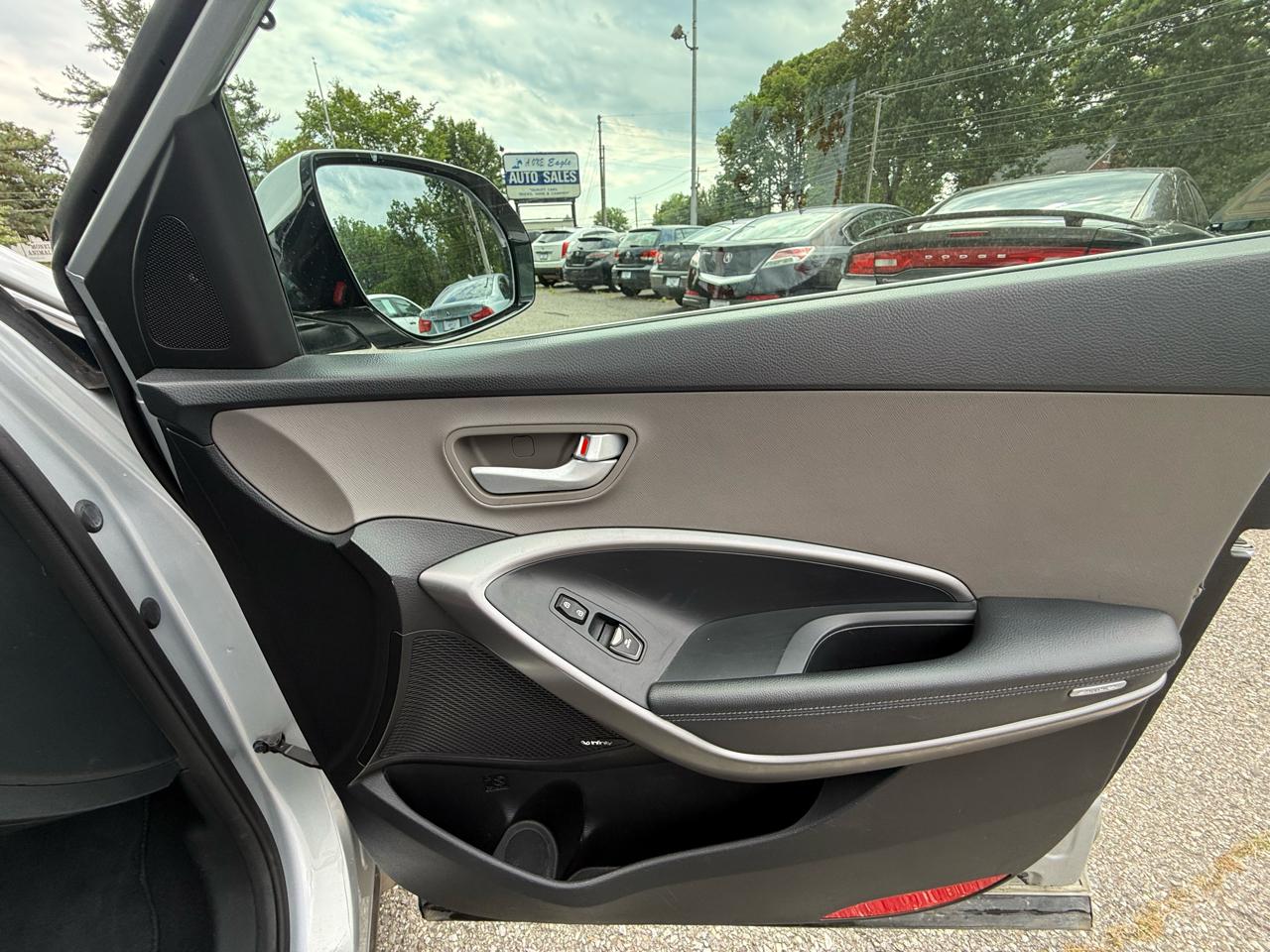 Hyundai Santa Fe SE w/Ultimate Package AWD 2016