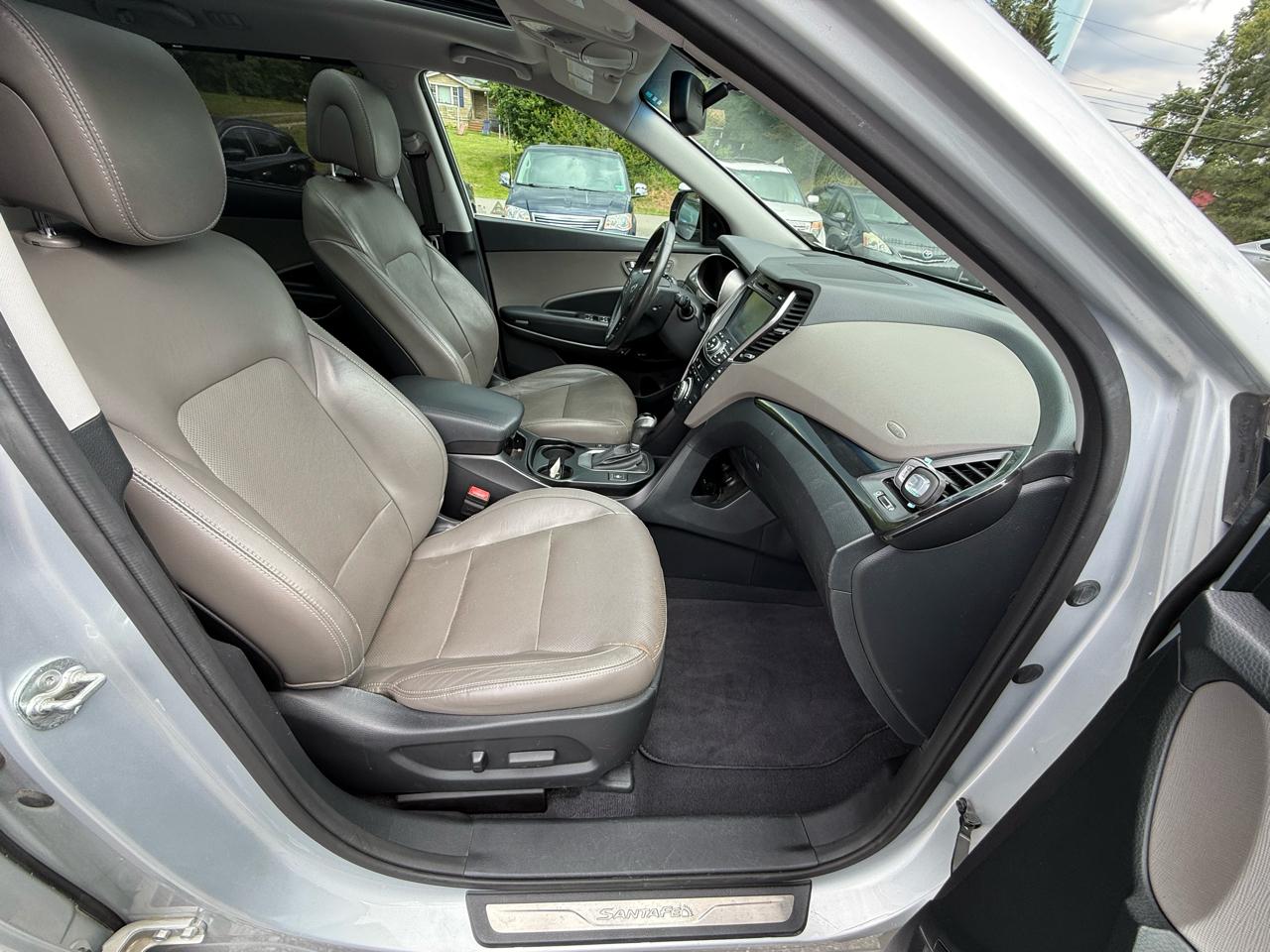 Hyundai Santa Fe SE w/Ultimate Package AWD 2016