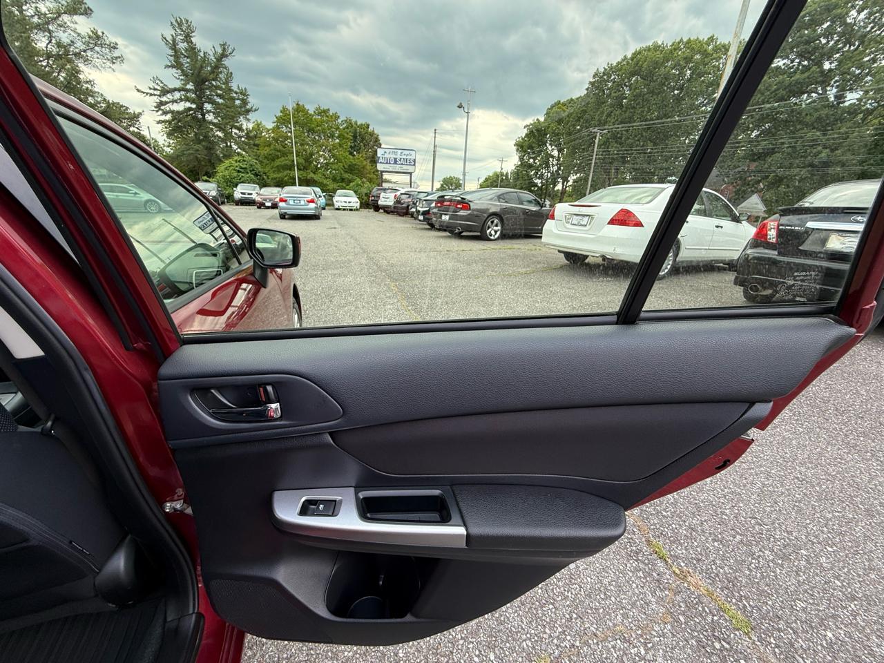 Subaru Impreza 2.0i Premium PZEV 5-Door 2016