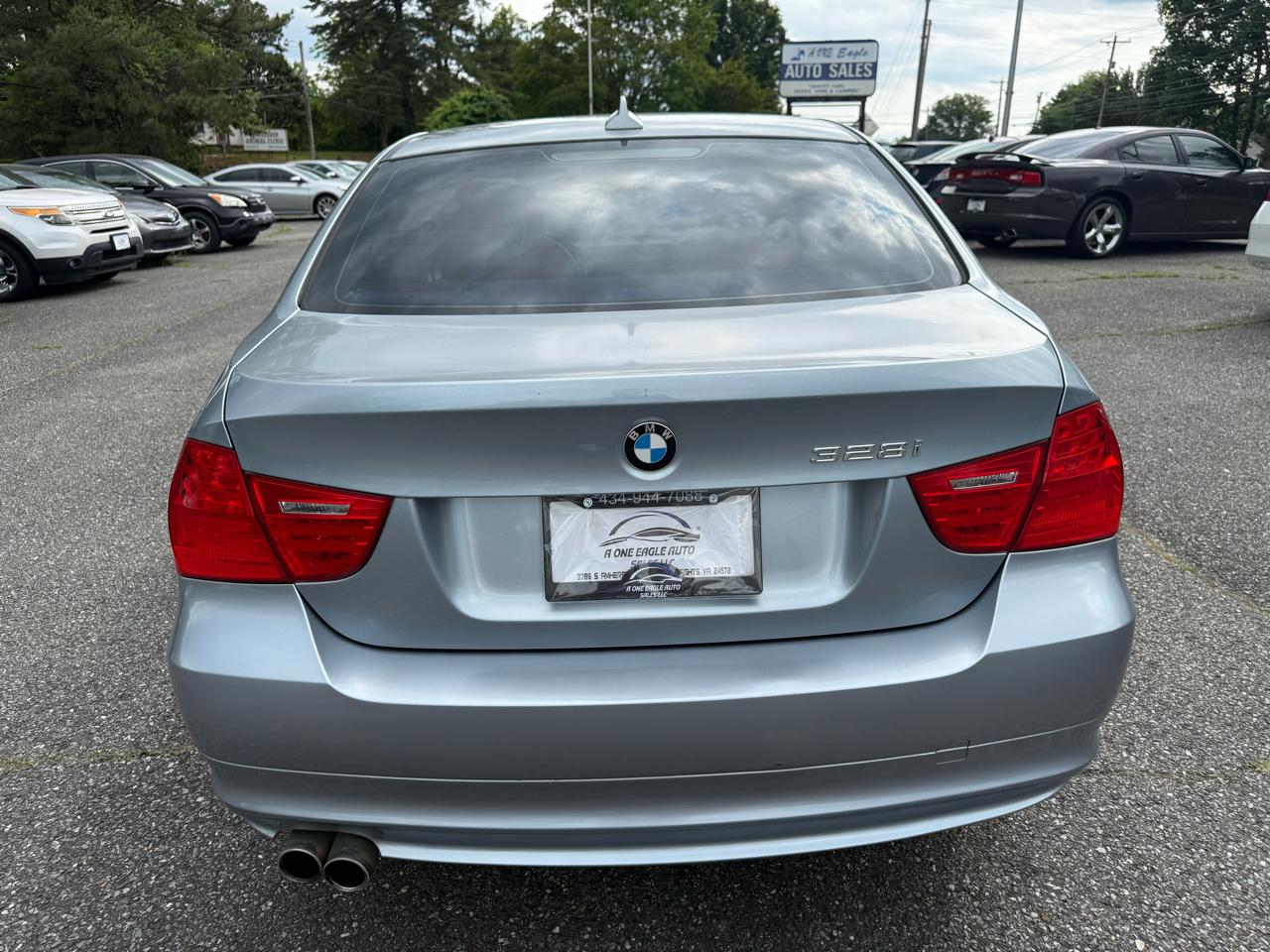 BMW 3-Series 328i SA 2011