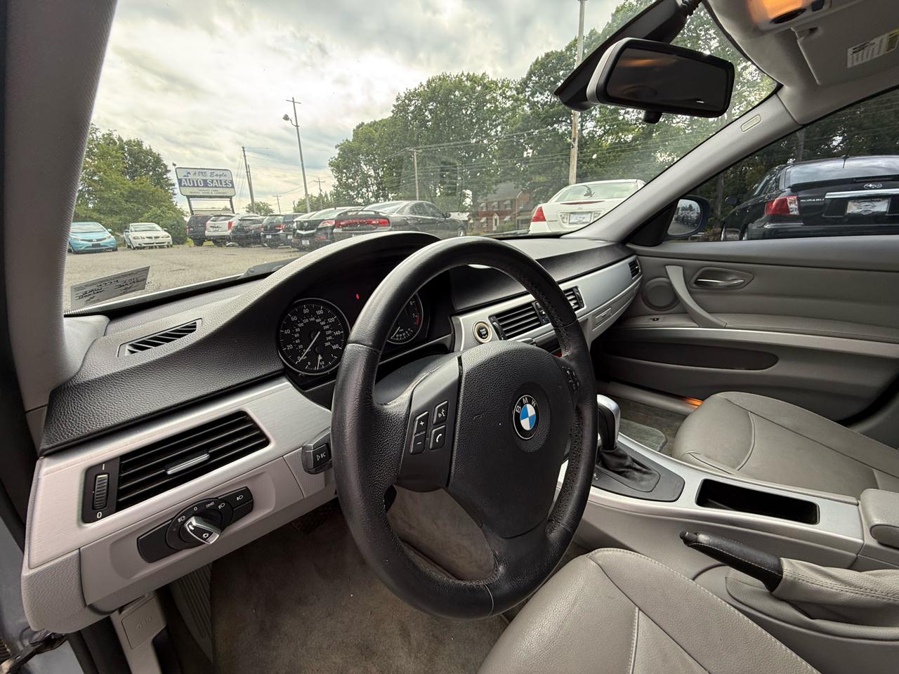 BMW 3-Series 328i SA 2011