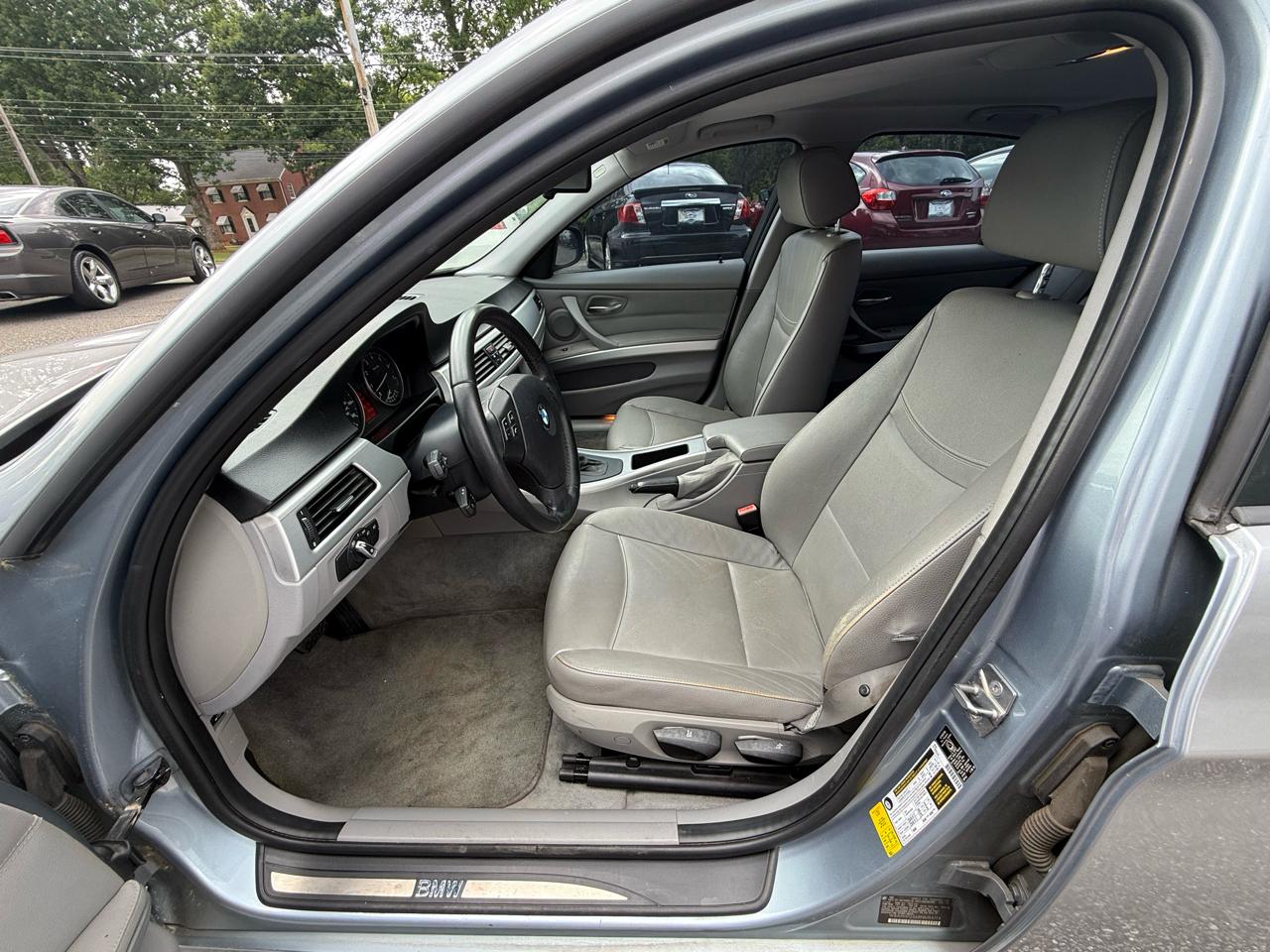 BMW 3-Series 328i SA 2011