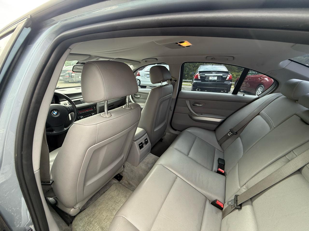 BMW 3-Series 328i SA 2011