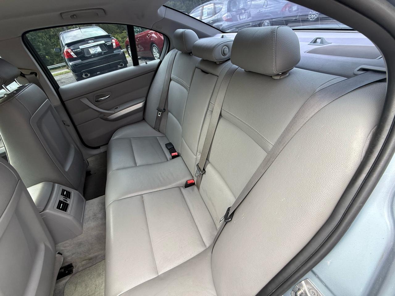 BMW 3-Series 328i SA 2011