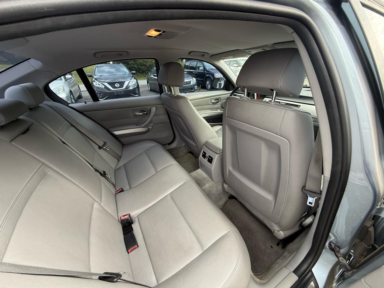 BMW 3-Series 328i SA 2011