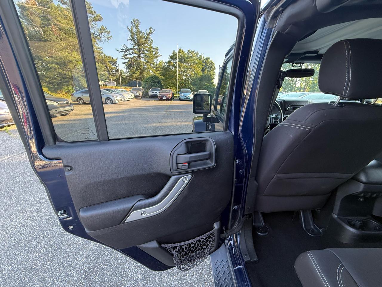 Jeep Wrangler Unlimited Sahara 4WD 2013