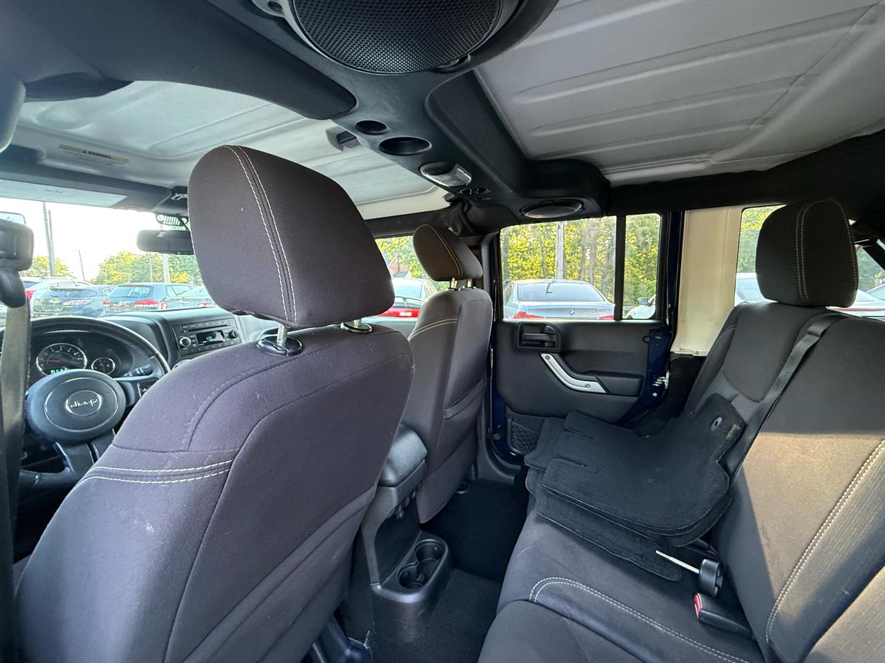 Jeep Wrangler Unlimited Sahara 4WD 2013