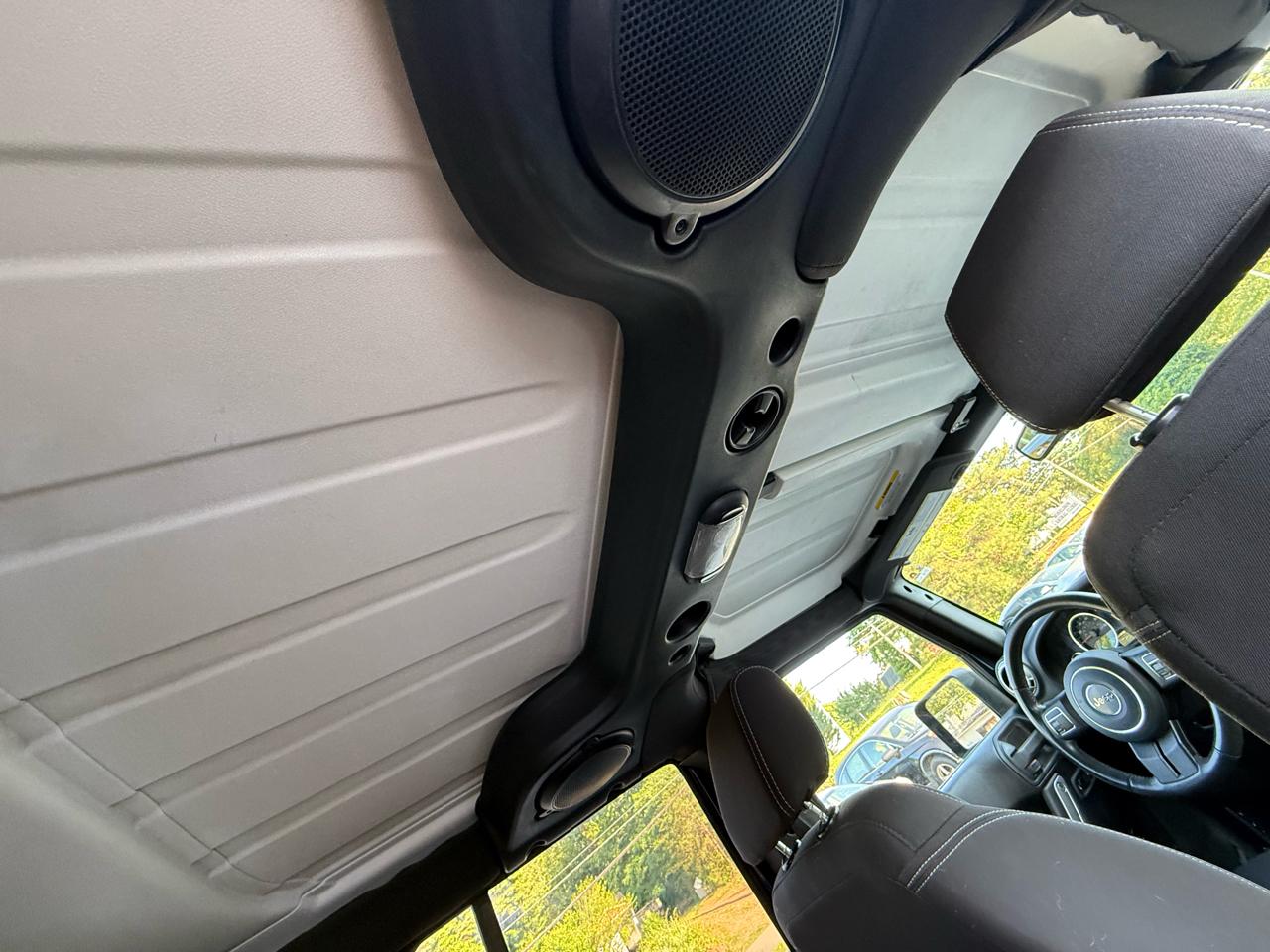 Jeep Wrangler Unlimited Sahara 4WD 2013