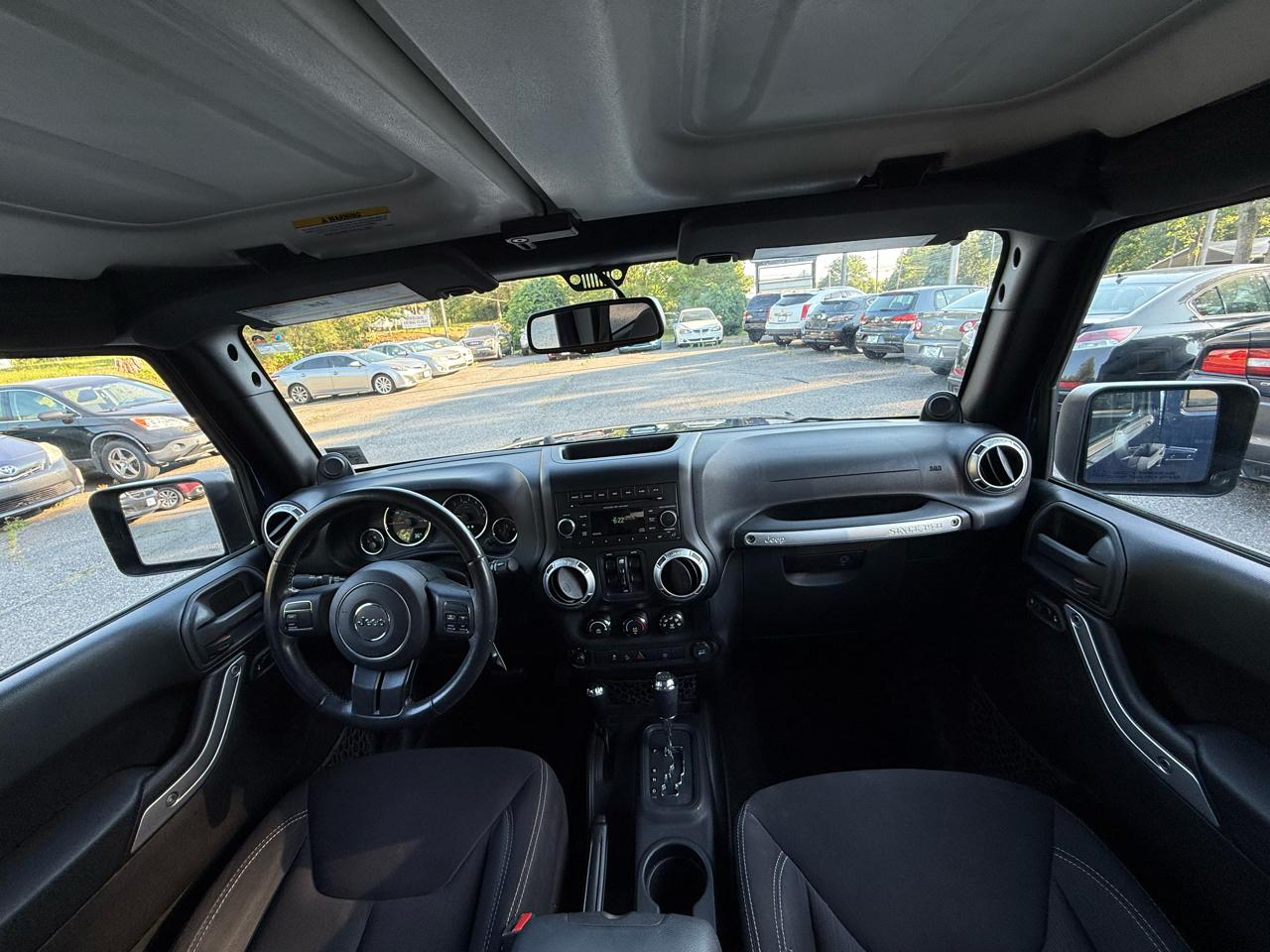 Jeep Wrangler Unlimited Sahara 4WD 2013