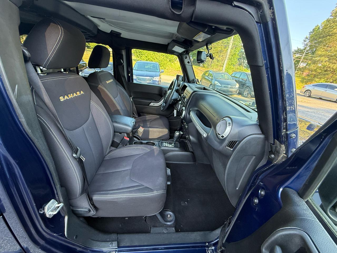 Jeep Wrangler Unlimited Sahara 4WD 2013