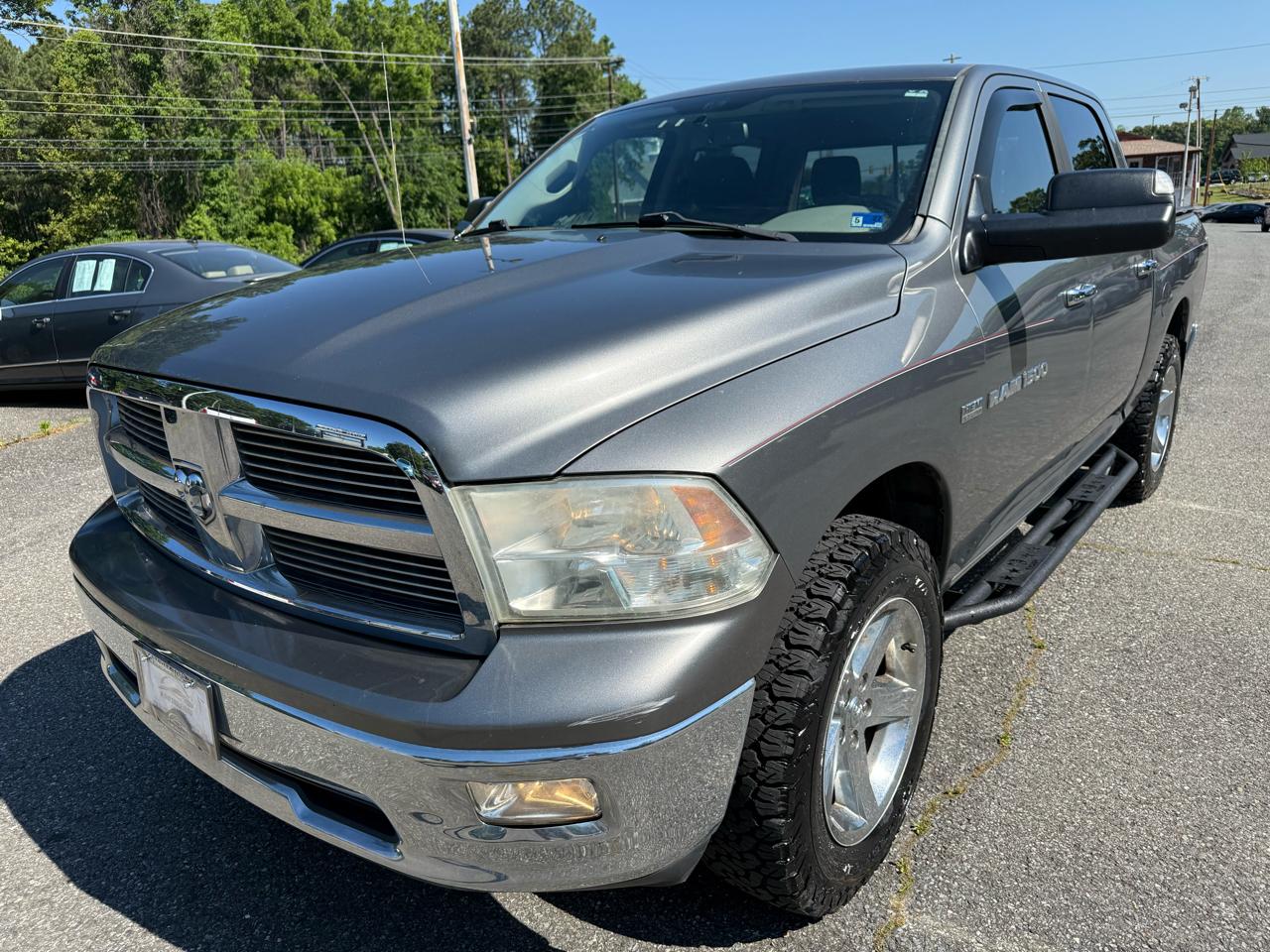 RAM 1500 4WD Crew Cab 140.5" Big Horn 2011