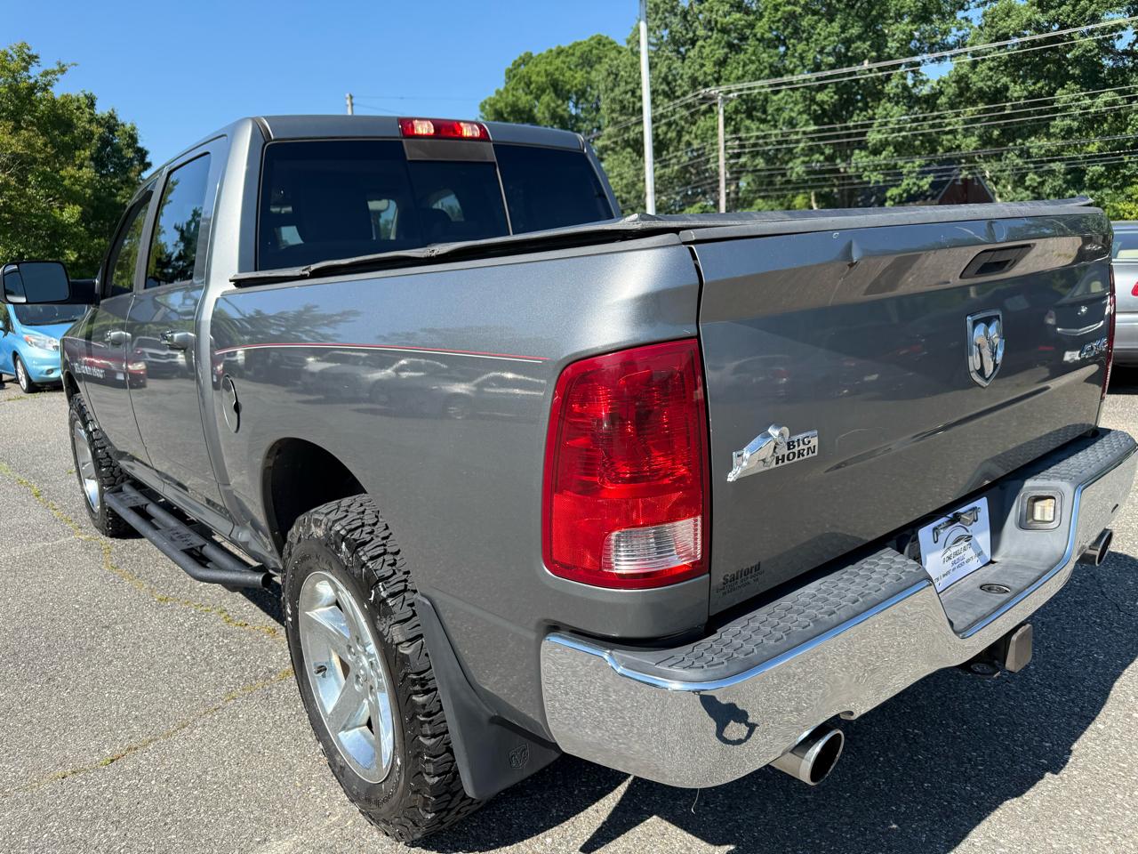 RAM 1500 4WD Crew Cab 140.5" Big Horn 2011