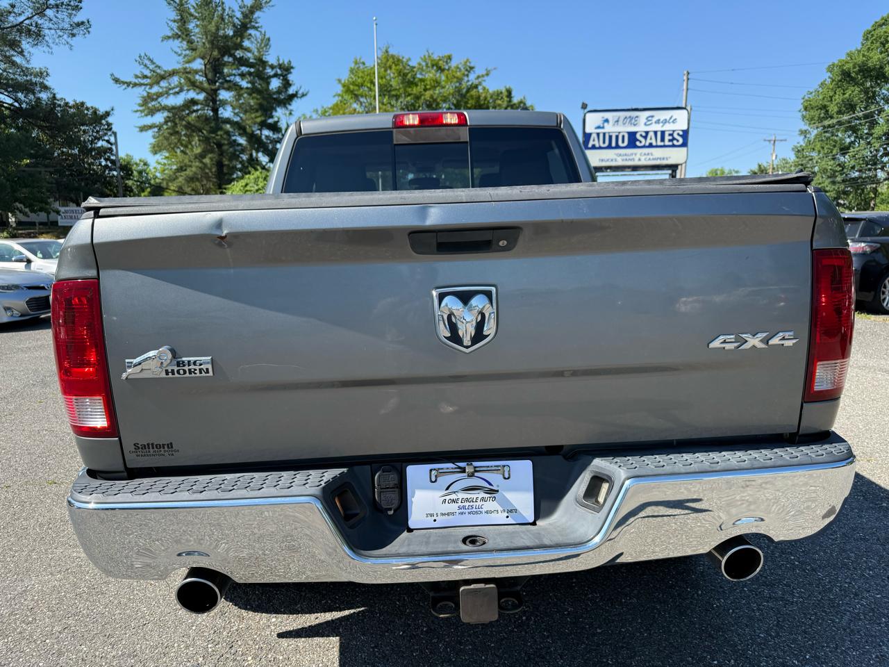 RAM 1500 4WD Crew Cab 140.5" Big Horn 2011