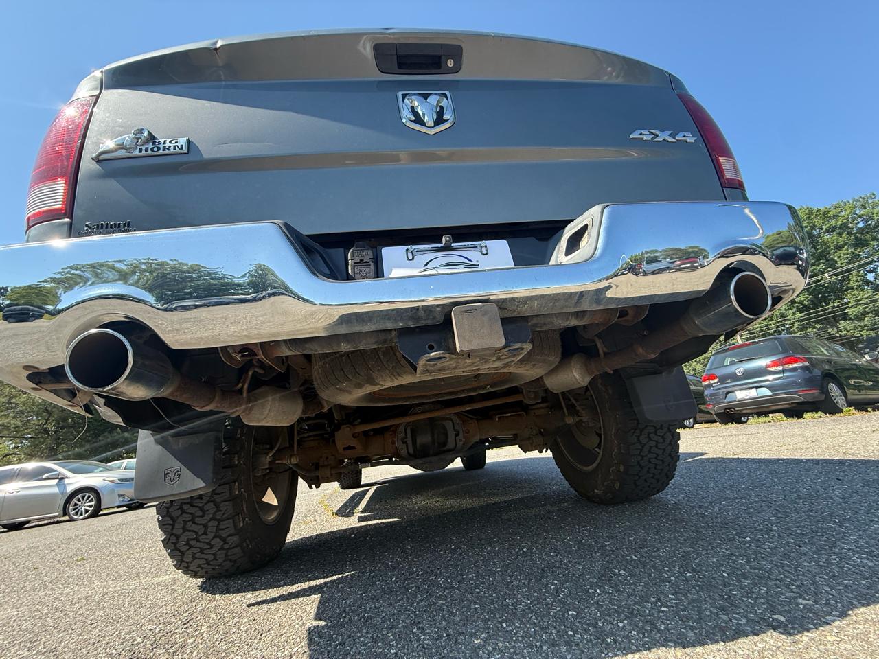 RAM 1500 4WD Crew Cab 140.5" Big Horn 2011