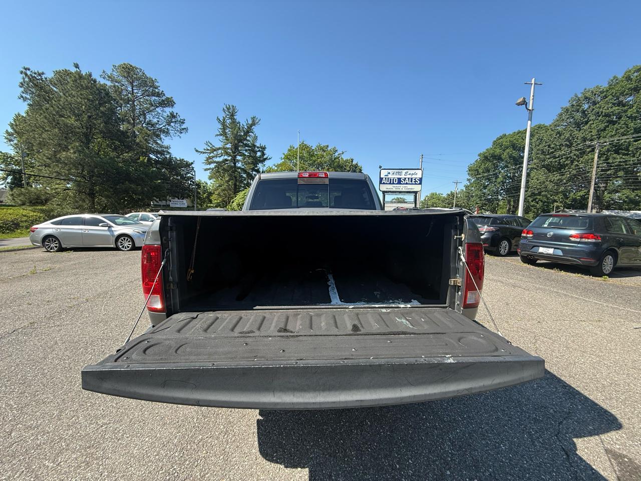 RAM 1500 4WD Crew Cab 140.5" Big Horn 2011