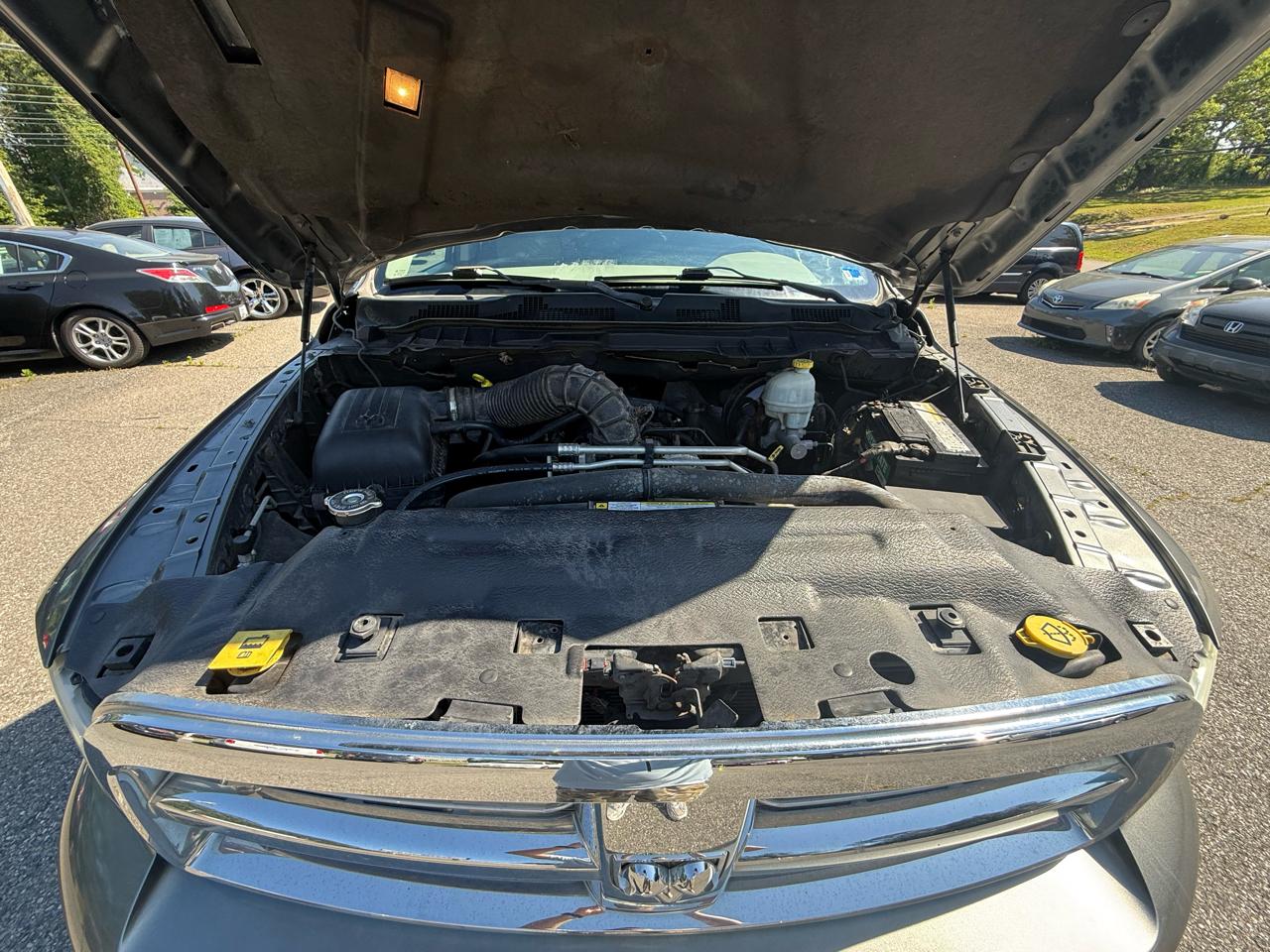 RAM 1500 4WD Crew Cab 140.5" Big Horn 2011