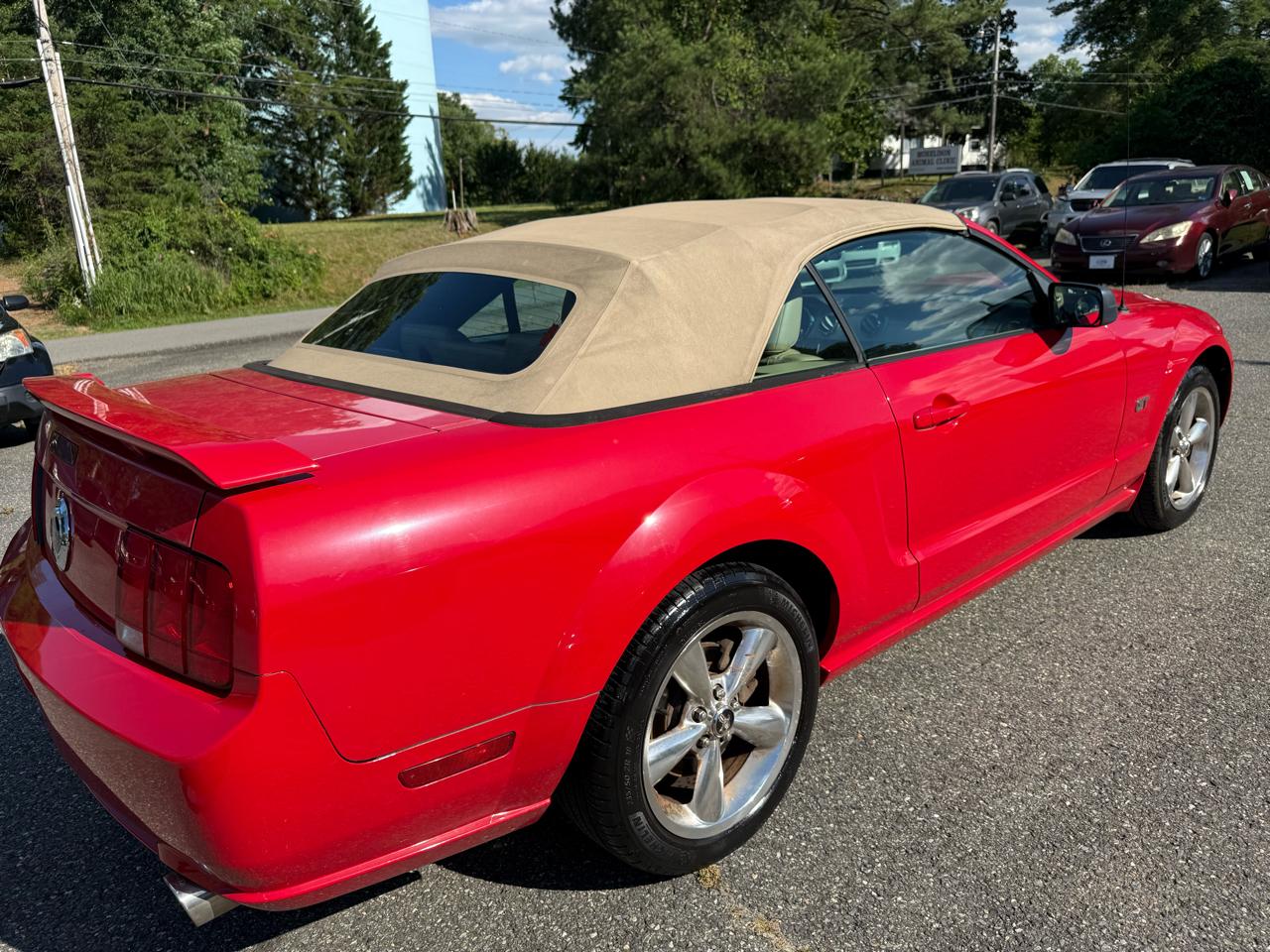Ford Mustang GT Deluxe Convertible 2007