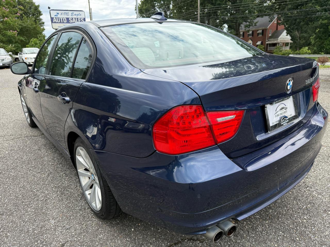 BMW 3-Series 328i xDrive 2011