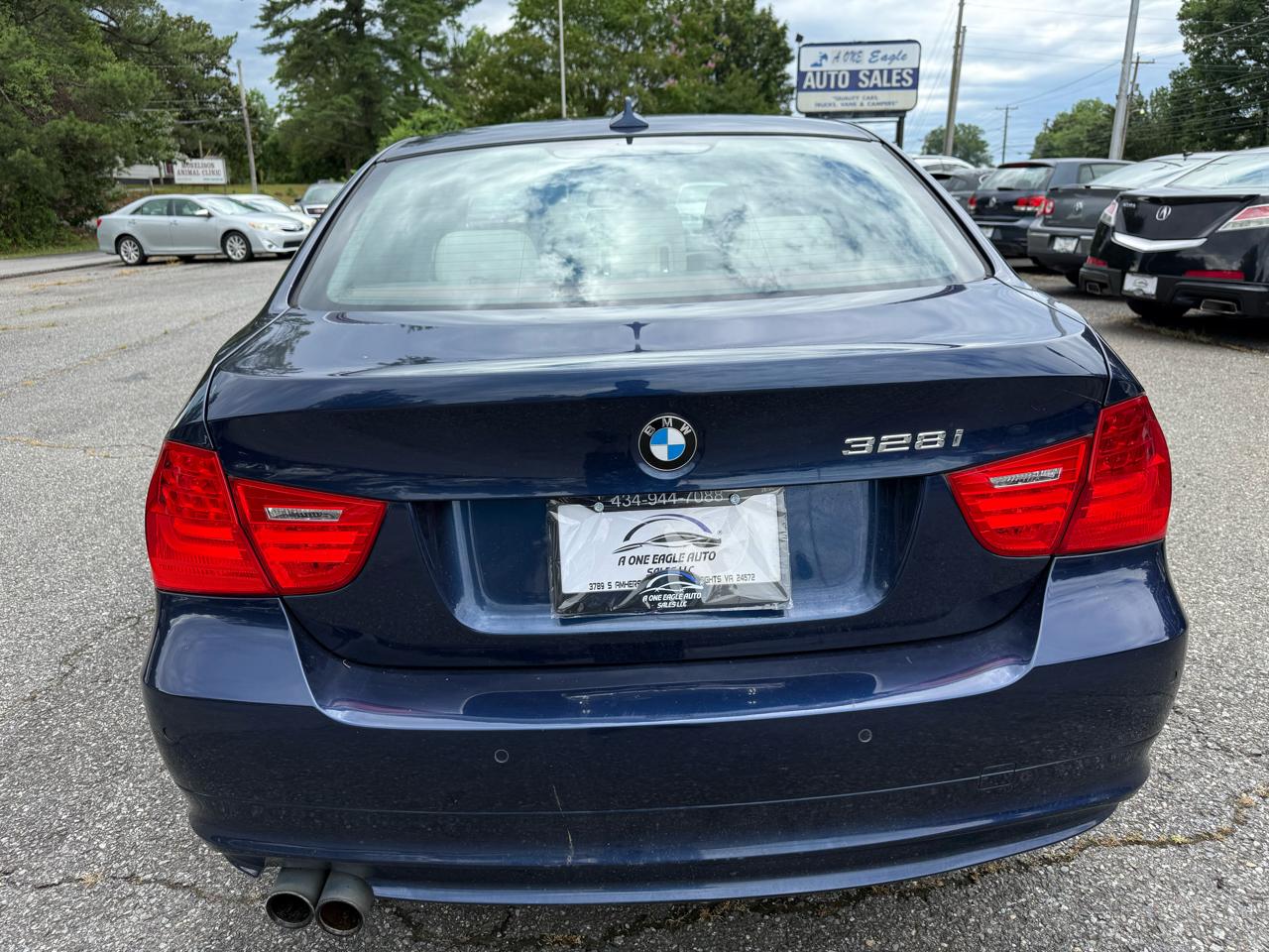 BMW 3-Series 328i xDrive 2011