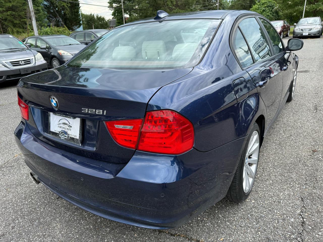 BMW 3-Series 328i xDrive 2011