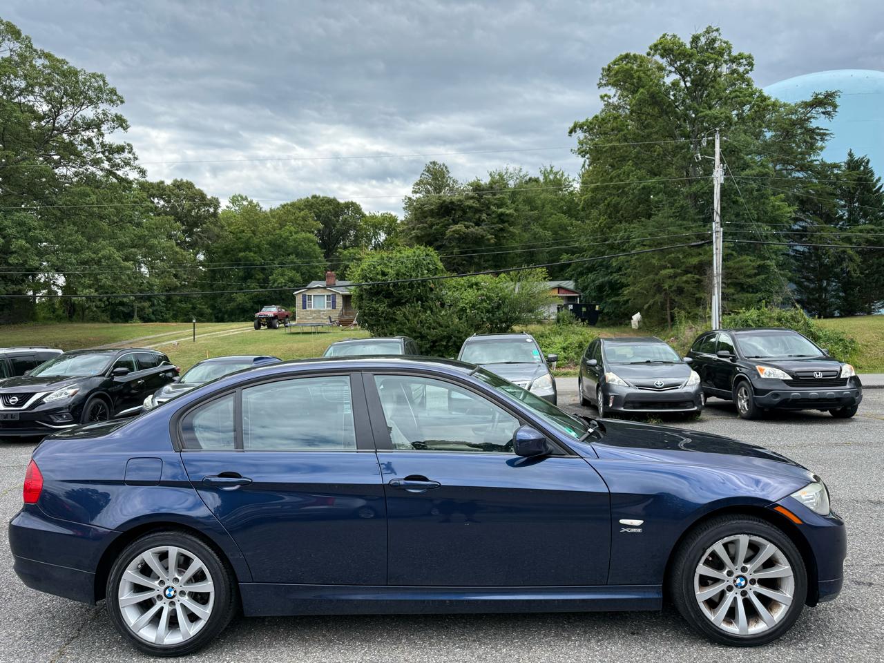BMW 3-Series 328i xDrive 2011