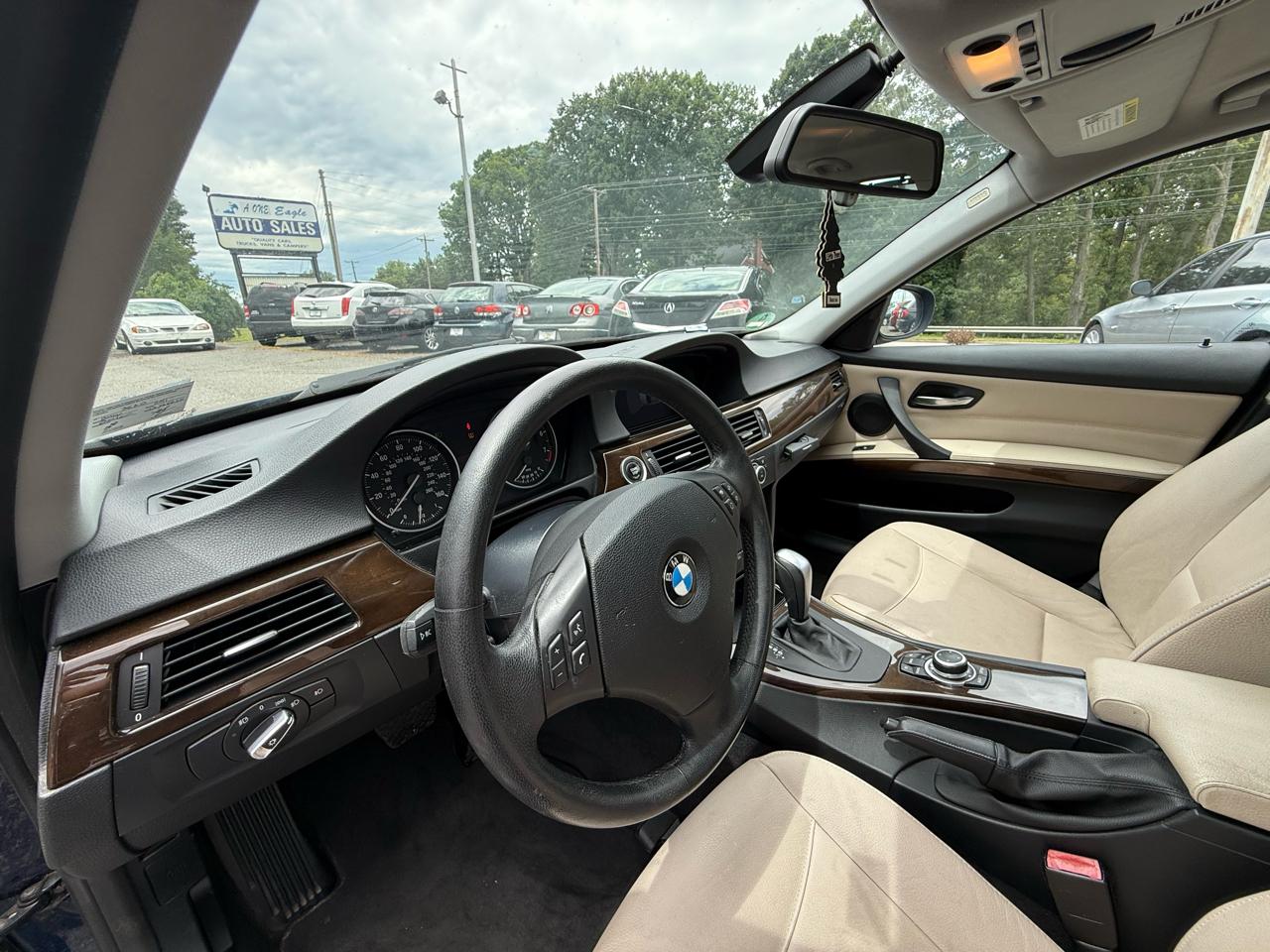 BMW 3-Series 328i xDrive 2011