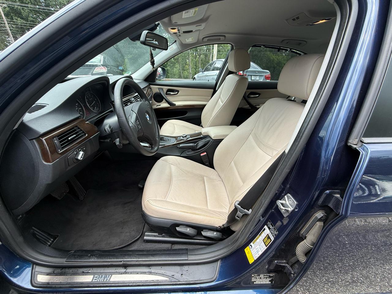 BMW 3-Series 328i xDrive 2011