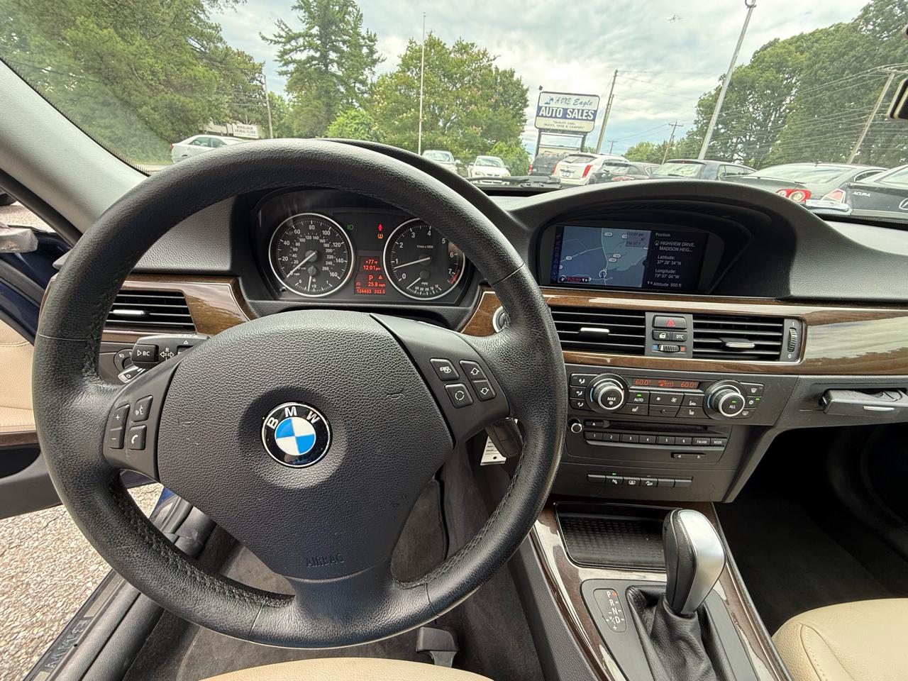 BMW 3-Series 328i xDrive 2011
