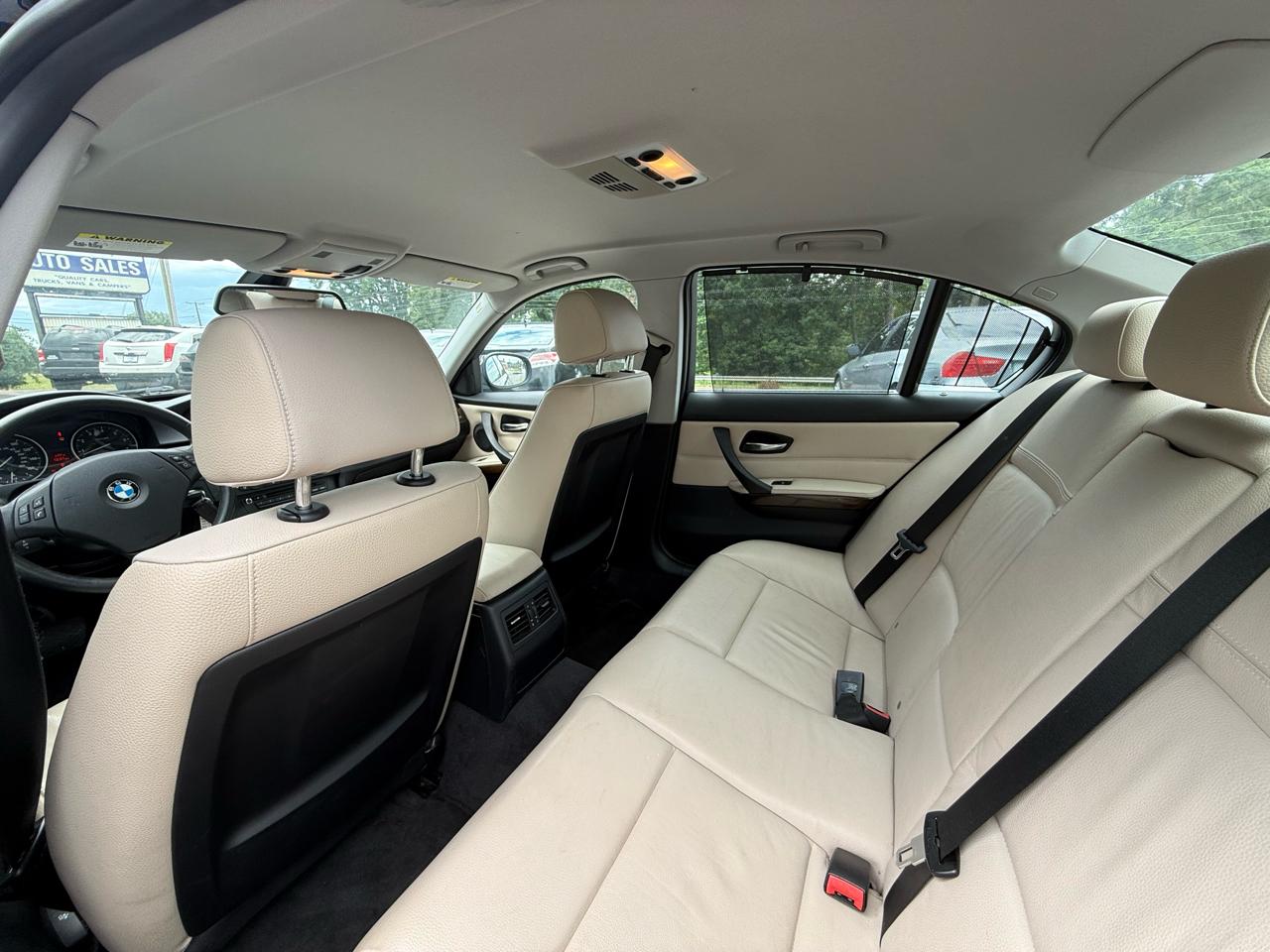 BMW 3-Series 328i xDrive 2011
