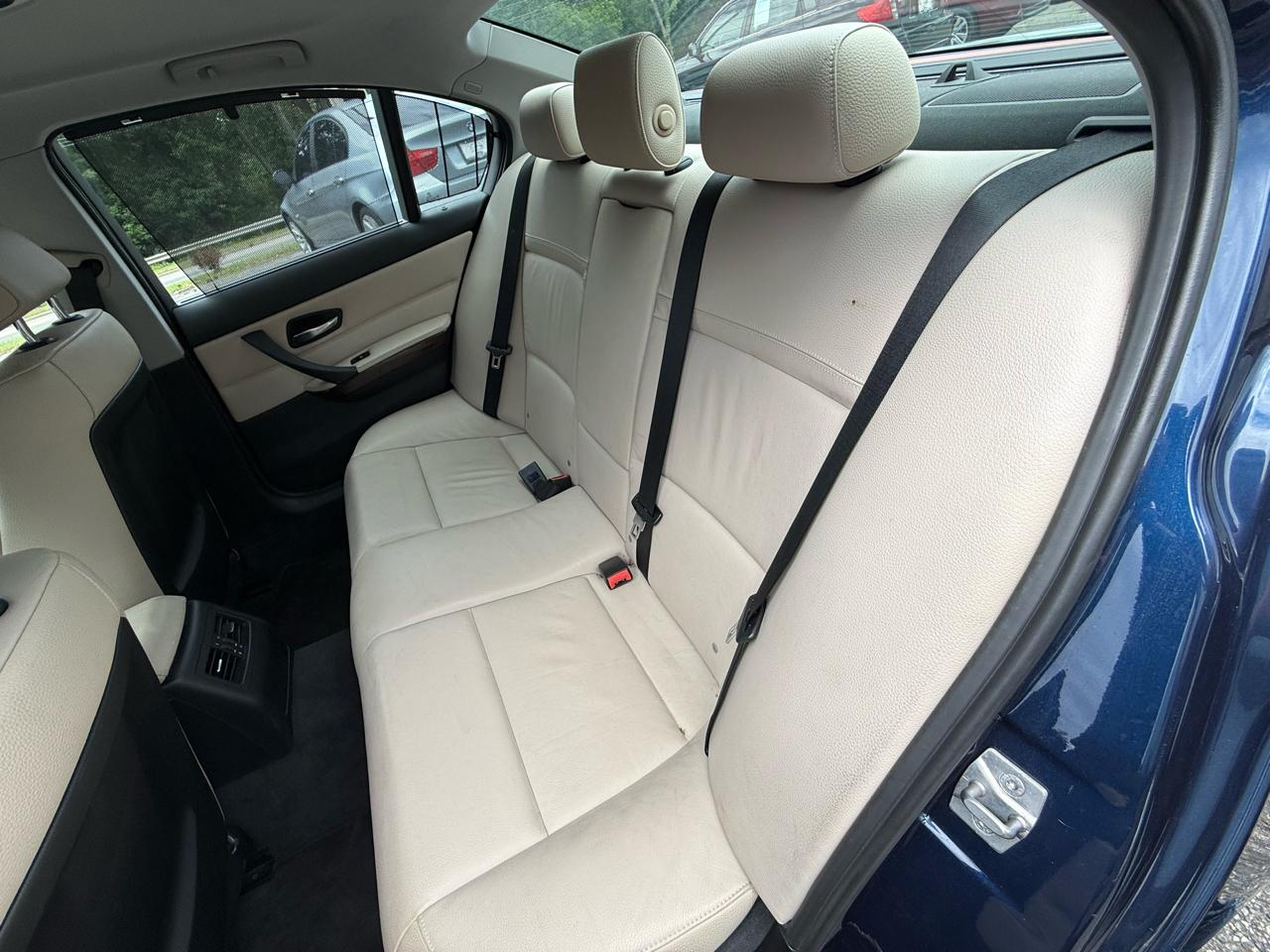 BMW 3-Series 328i xDrive 2011