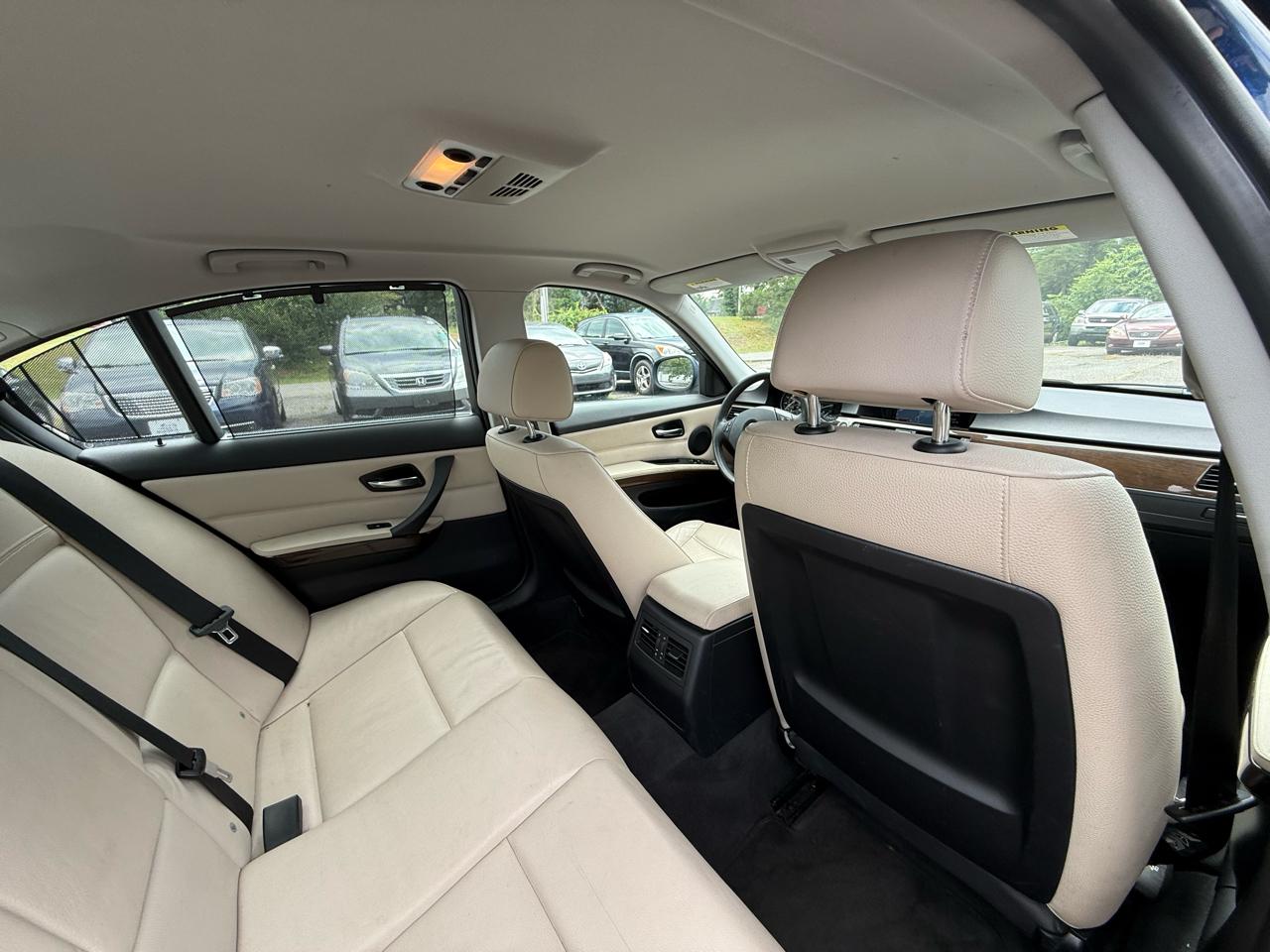 BMW 3-Series 328i xDrive 2011