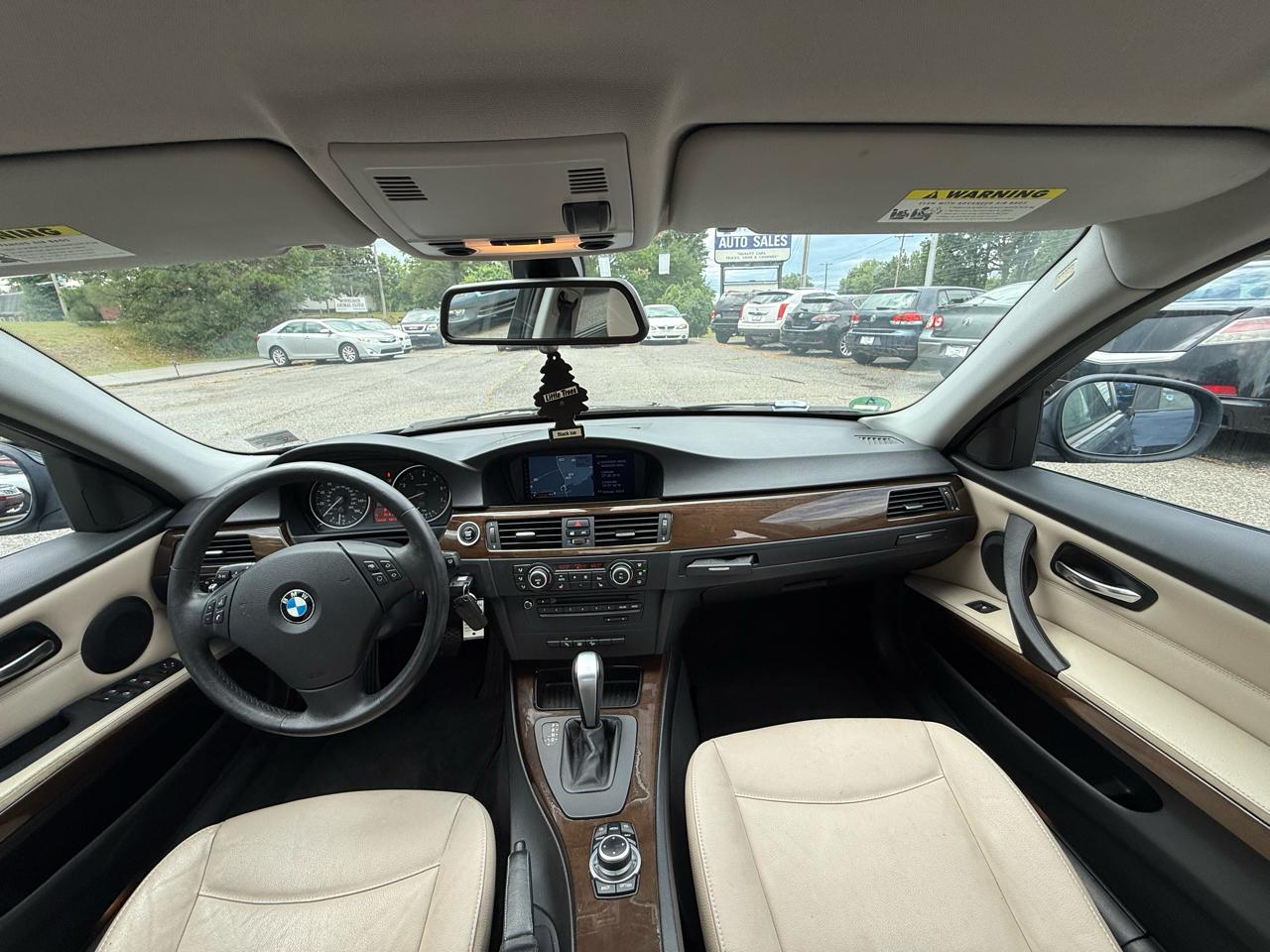 BMW 3-Series 328i xDrive 2011