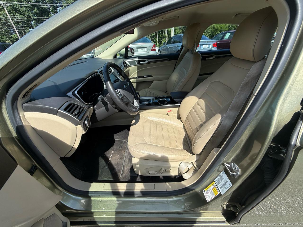 Ford Fusion SE 2013