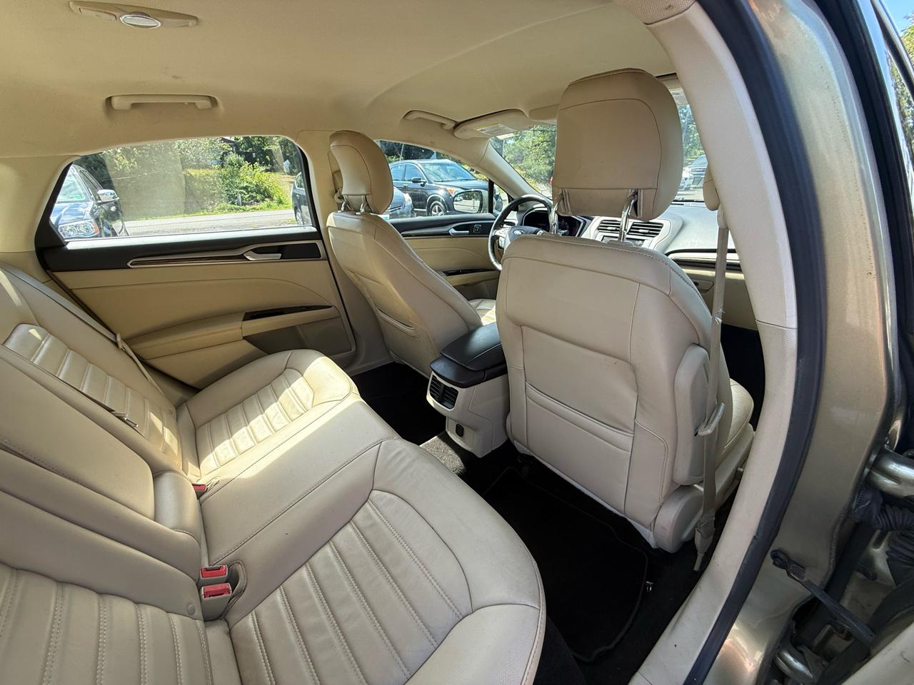 Ford Fusion SE 2013