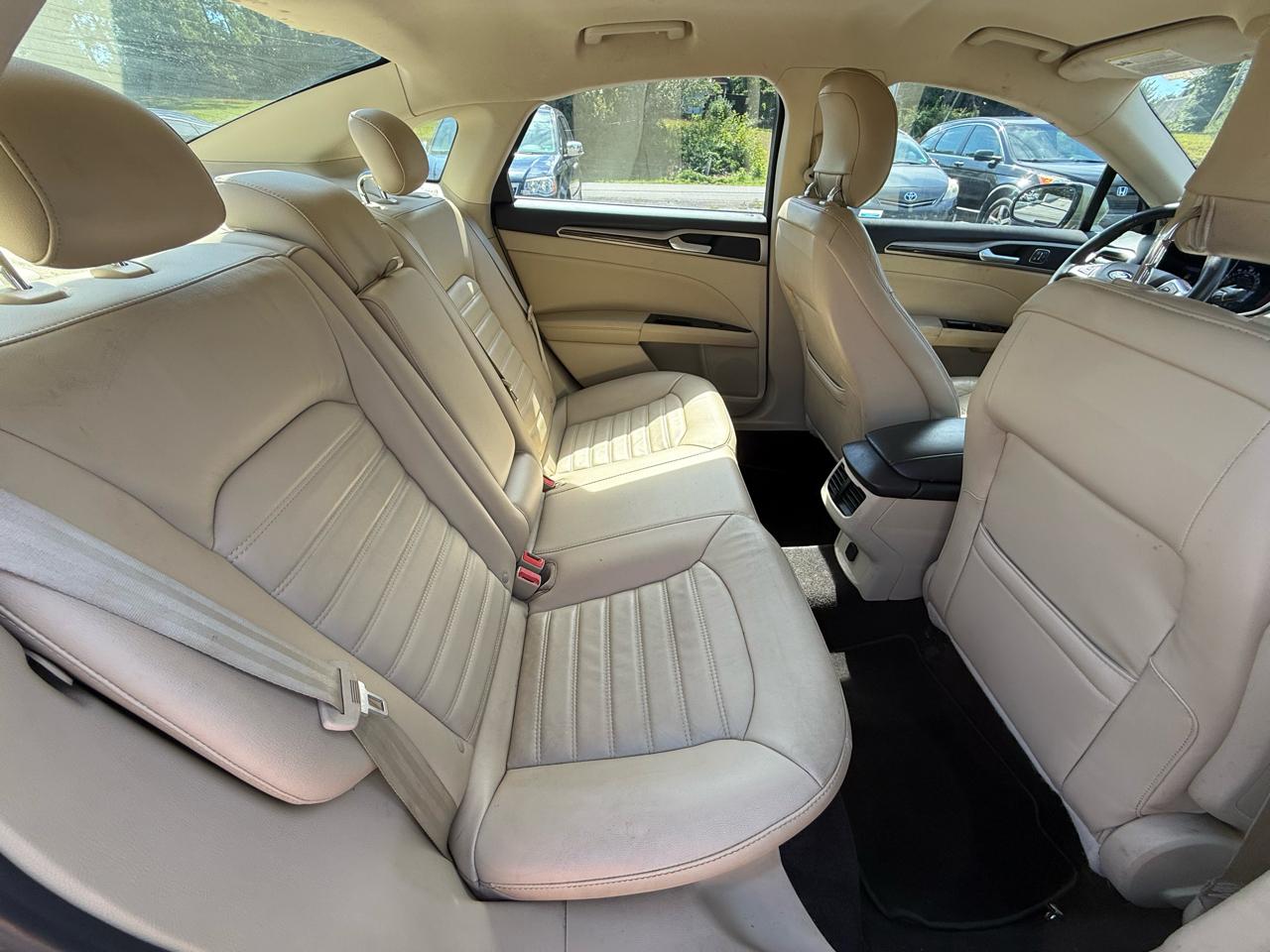 Ford Fusion SE 2013