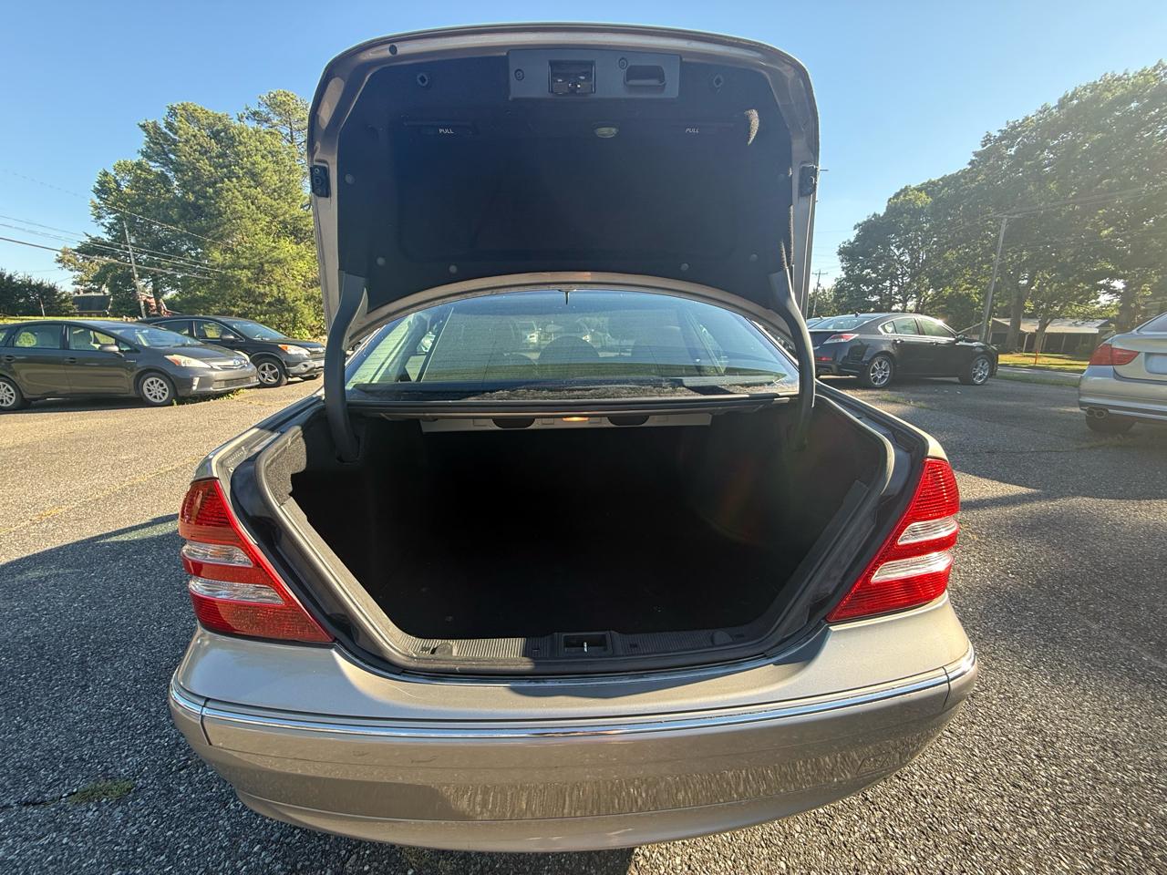 Mercedes-Benz C-Class C280 Luxury Sedan 4Matic 2007