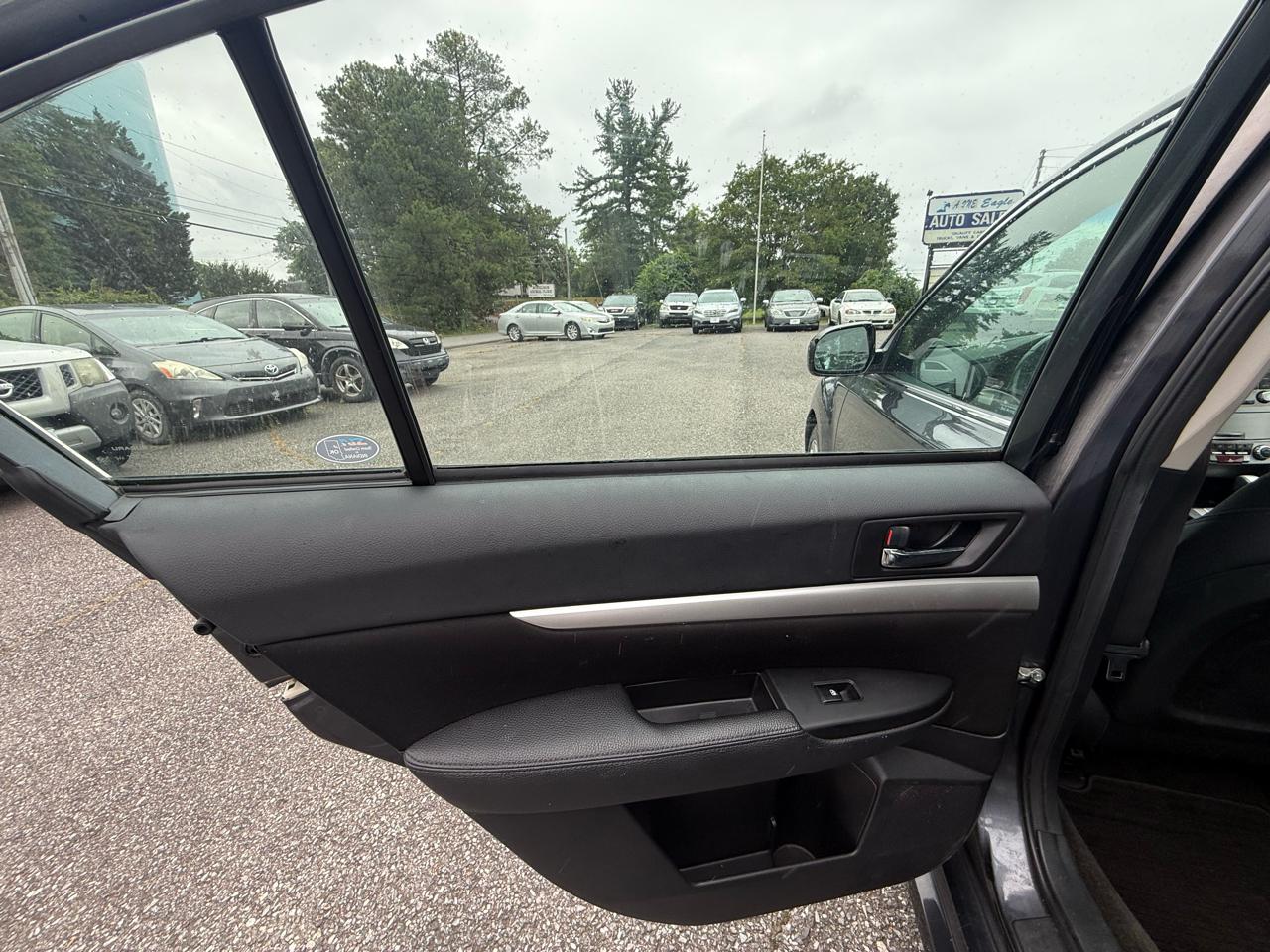 Subaru Legacy 2.5i Premium 2013