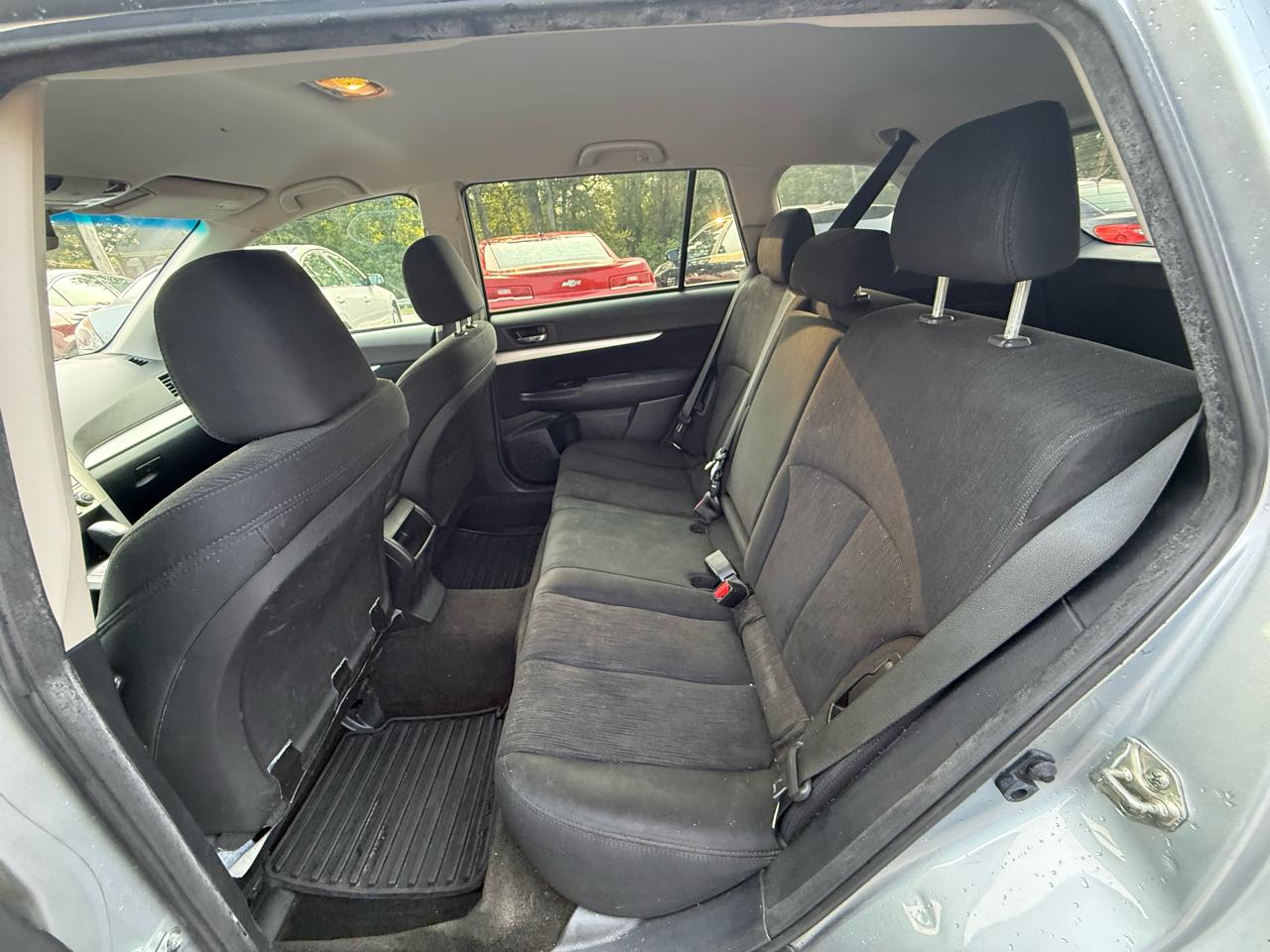 Subaru Outback 2.5i Premium 2013
