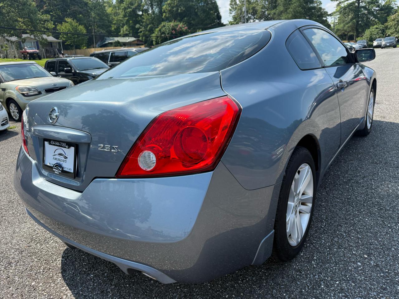 Nissan Altima 2.5 S Coupe 2010
