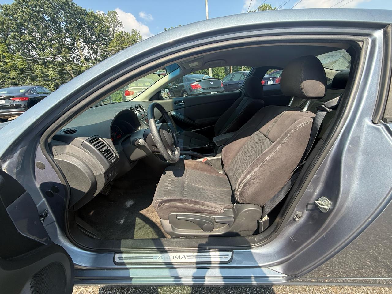 Nissan Altima 2.5 S Coupe 2010